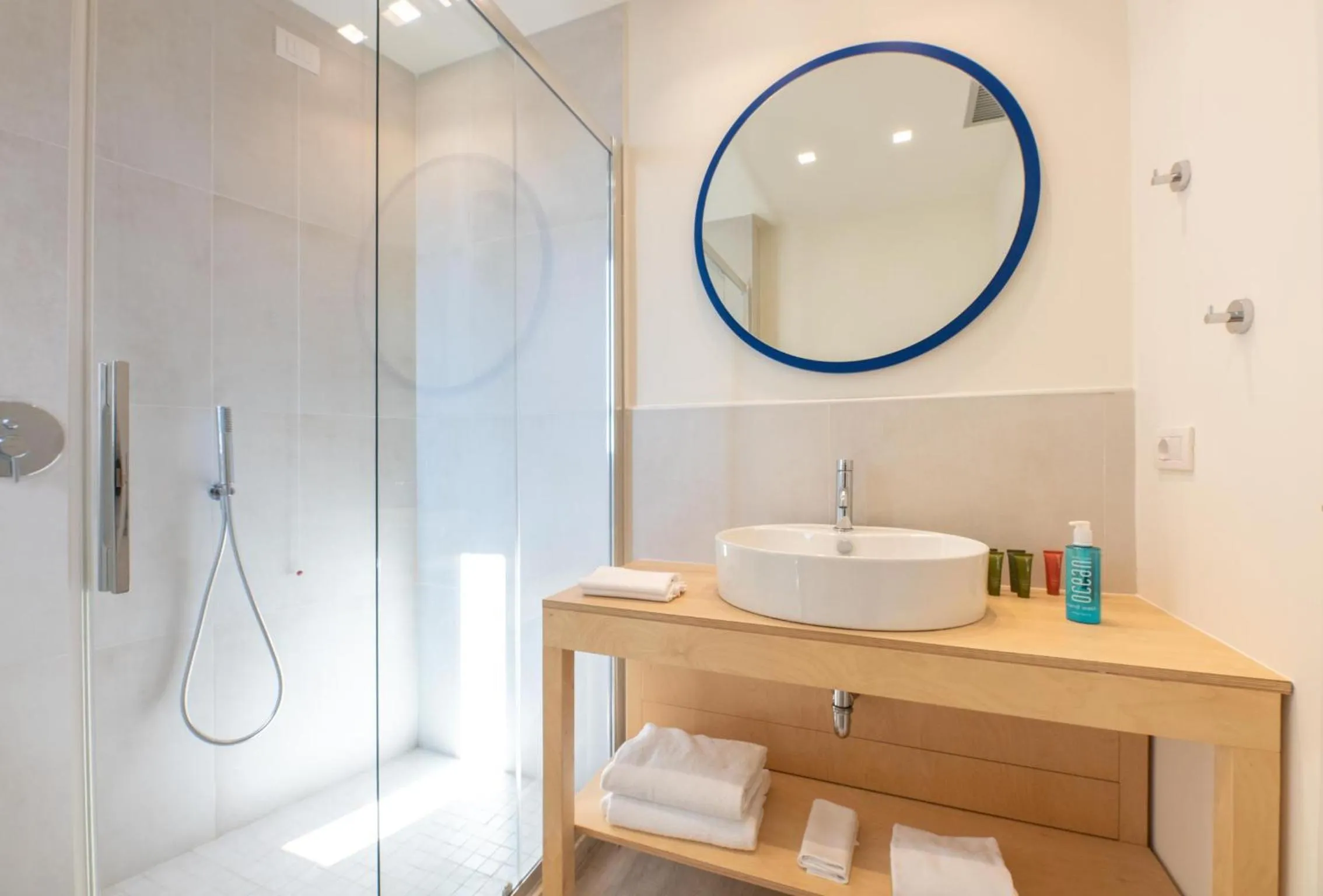 Shower in L'Alba Hotel