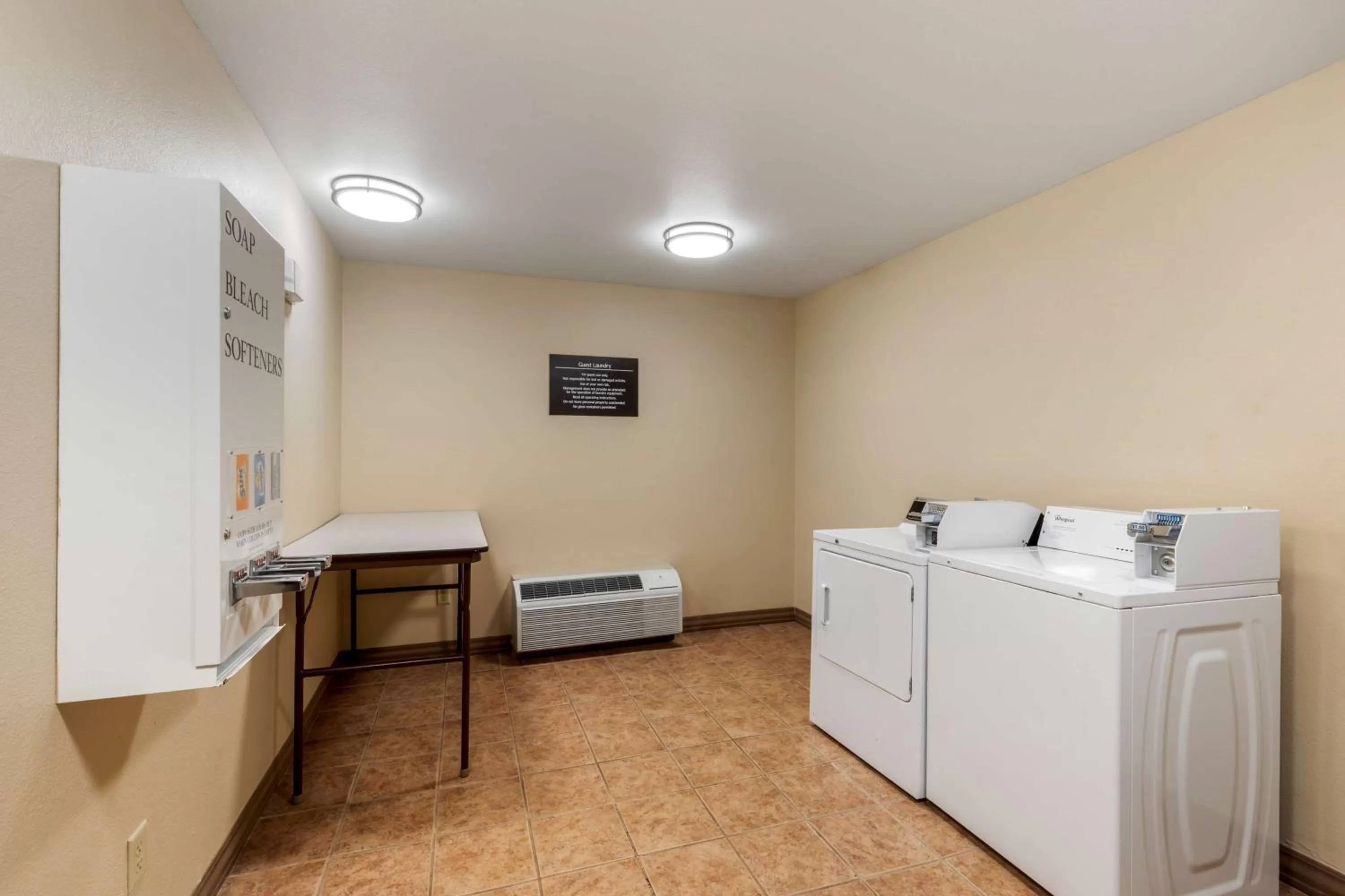 laundry, Bed in Best Western Plus Red River Inn