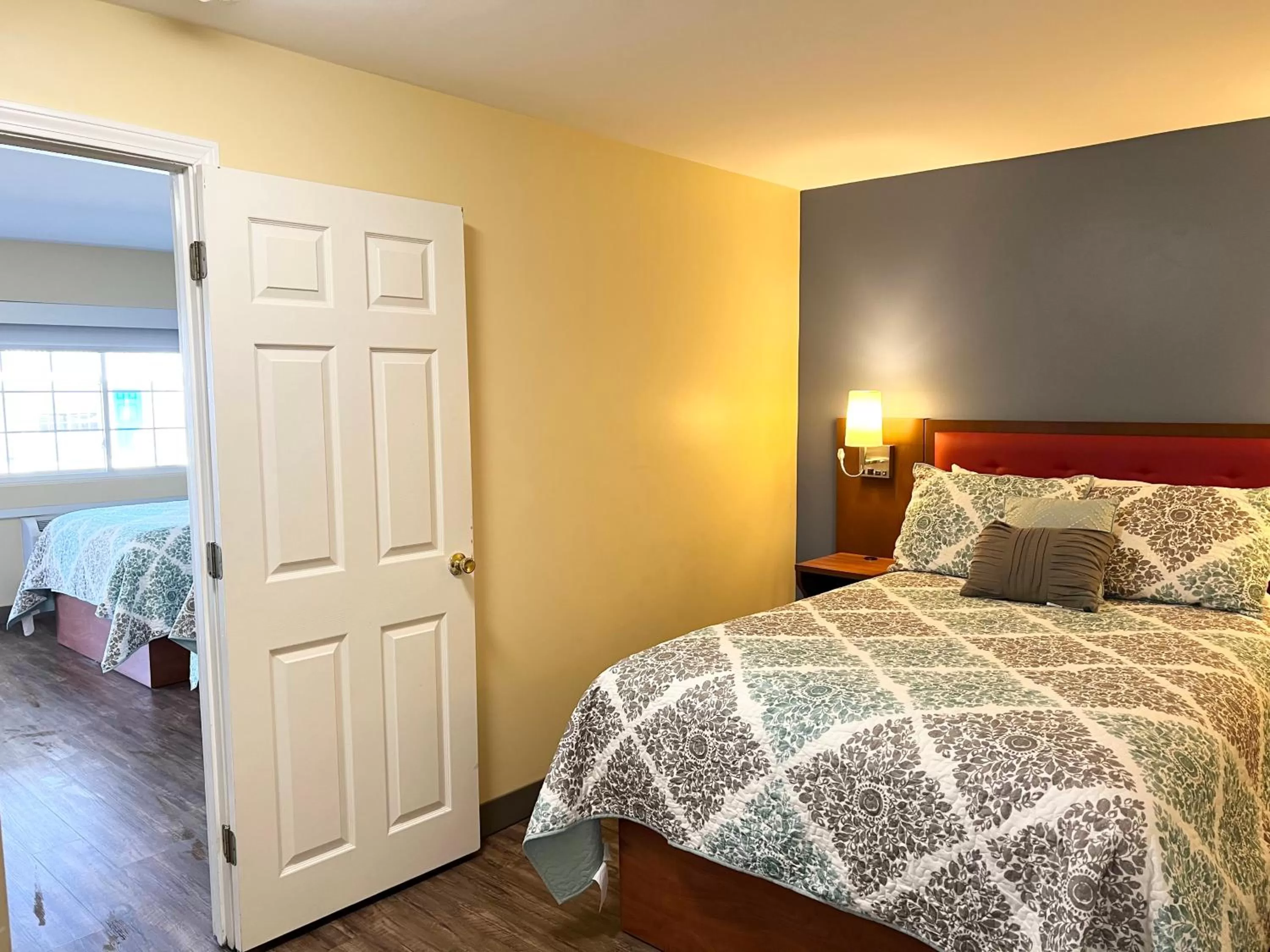 Bed in Scarborough Beach Motel