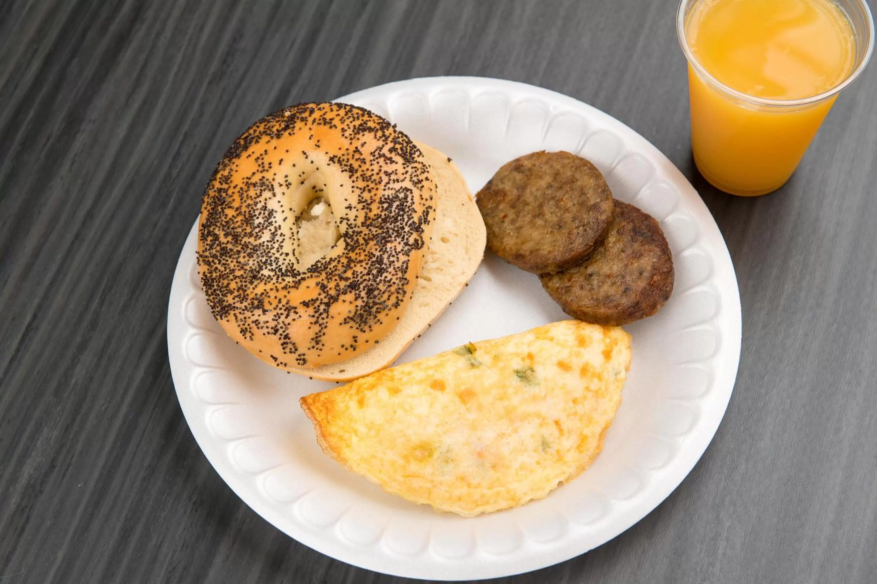 Restaurant/places to eat in Holiday Inn Express & Suites Milton East I-10 by IHG