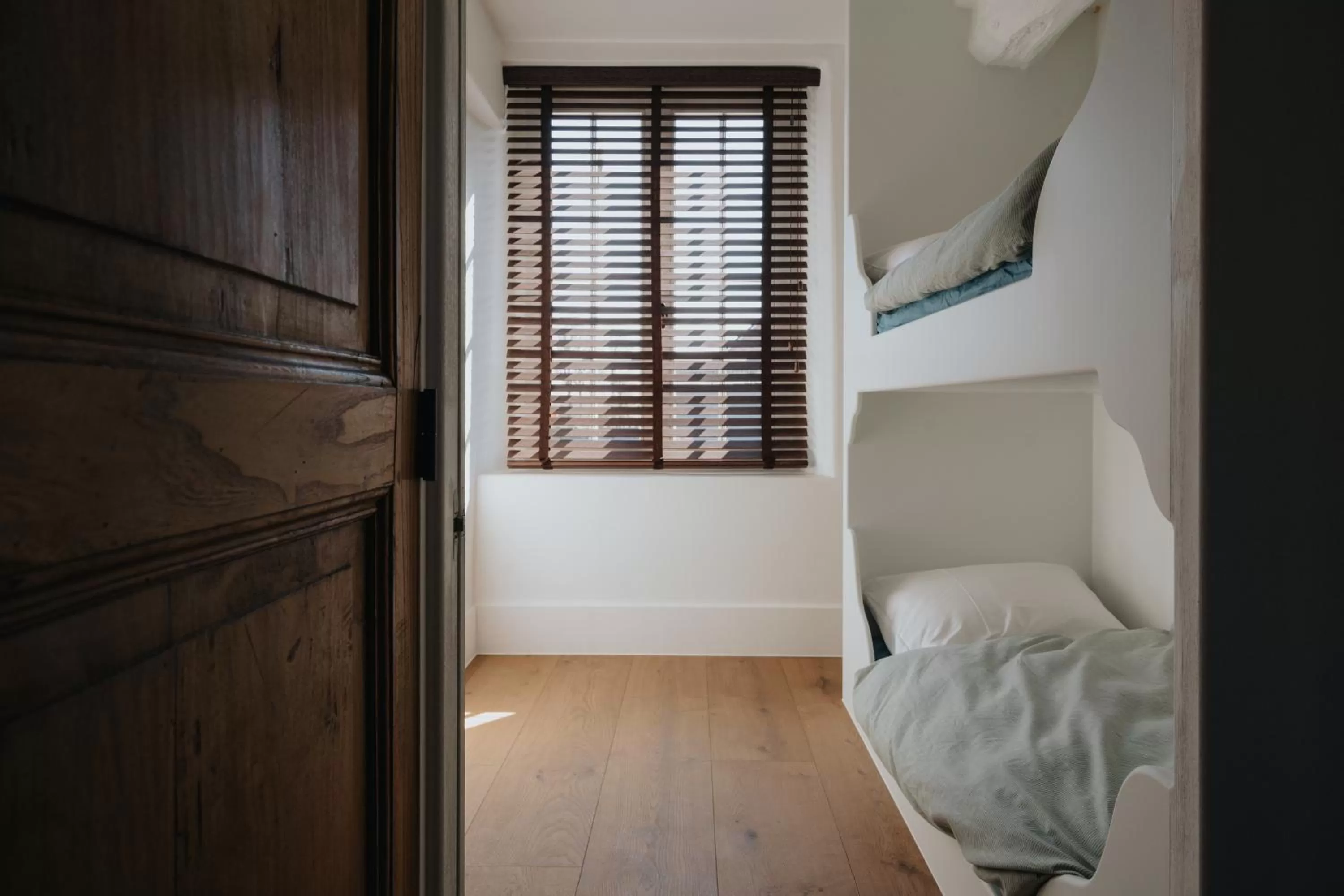 bunk bed, Bed in Amitié