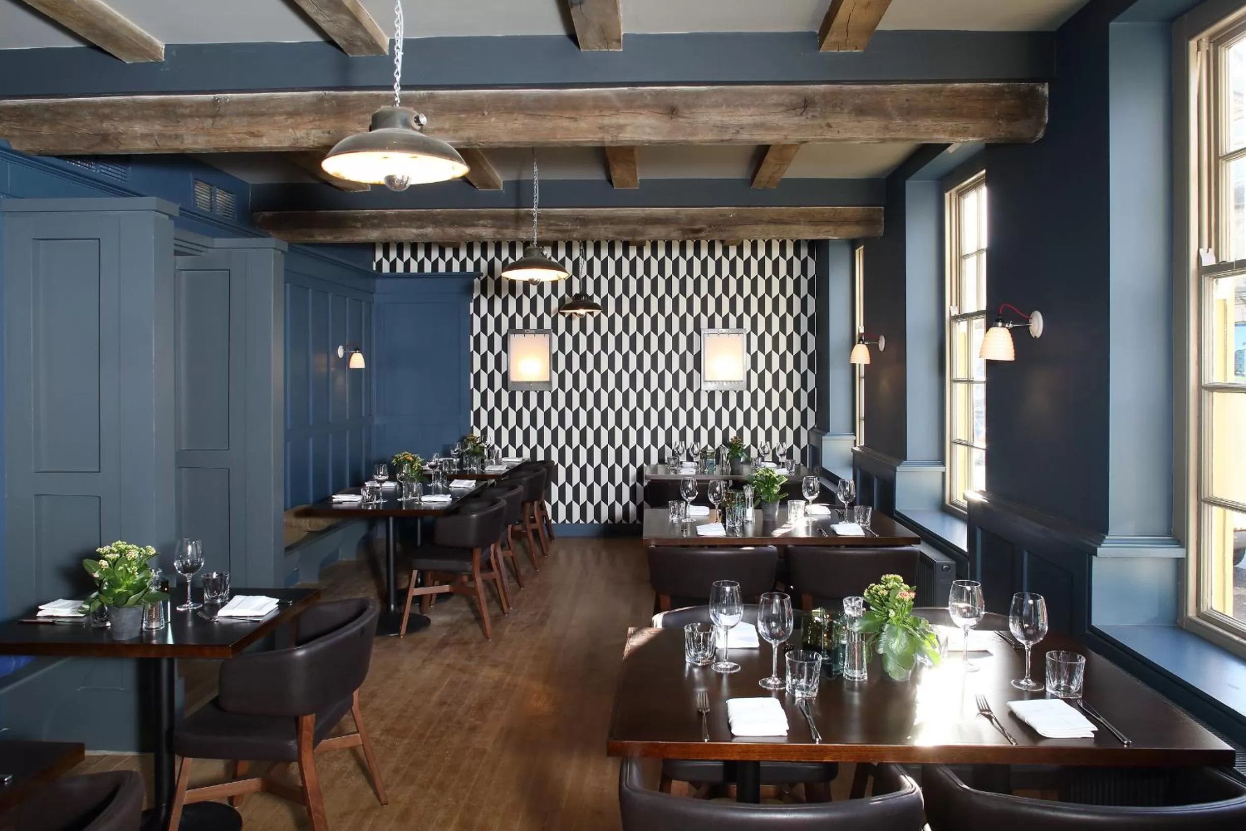 Restaurant/places to eat in The Crown And Thistle, Abingdon