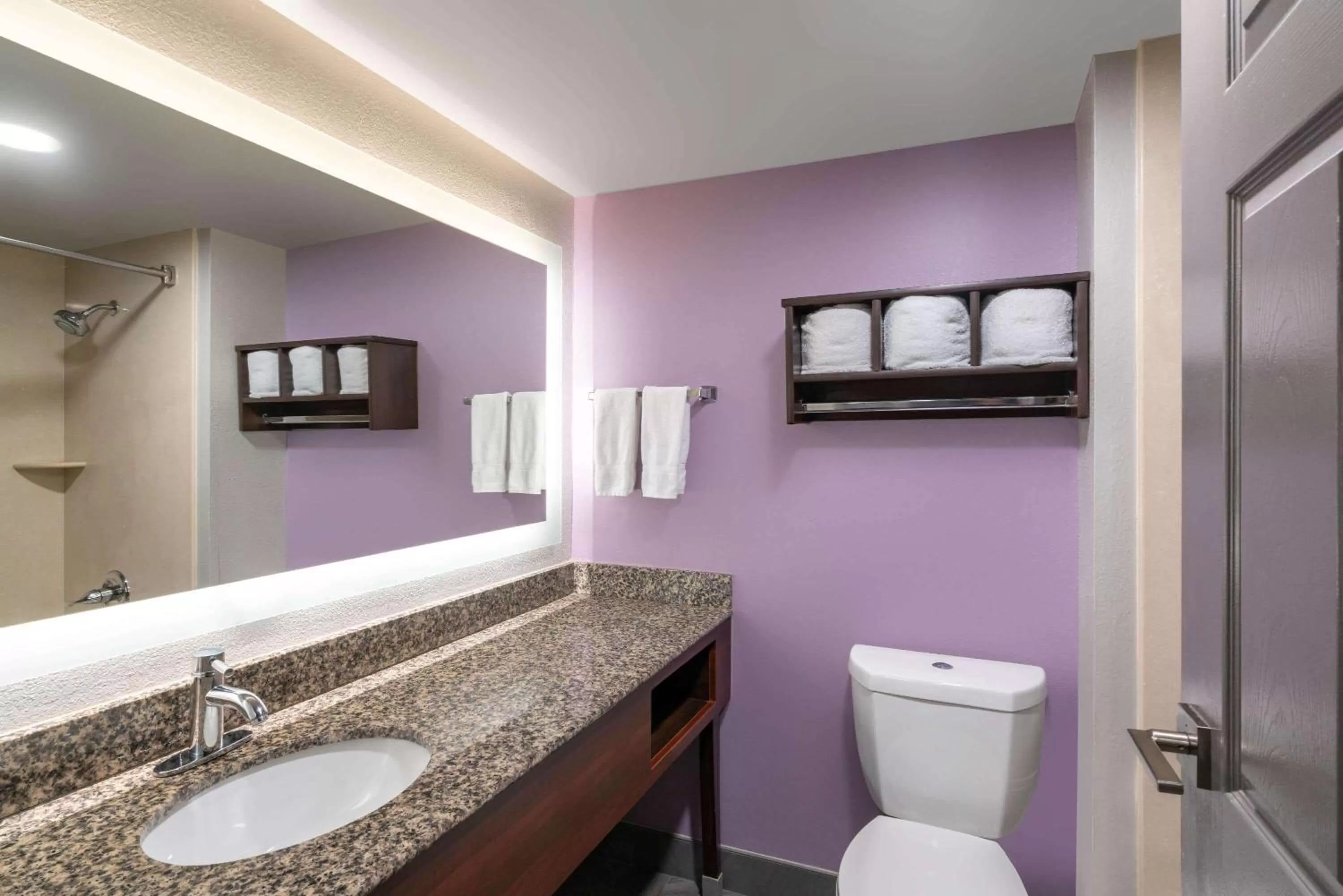 Bathroom in La Quinta by Wyndham Clarksville