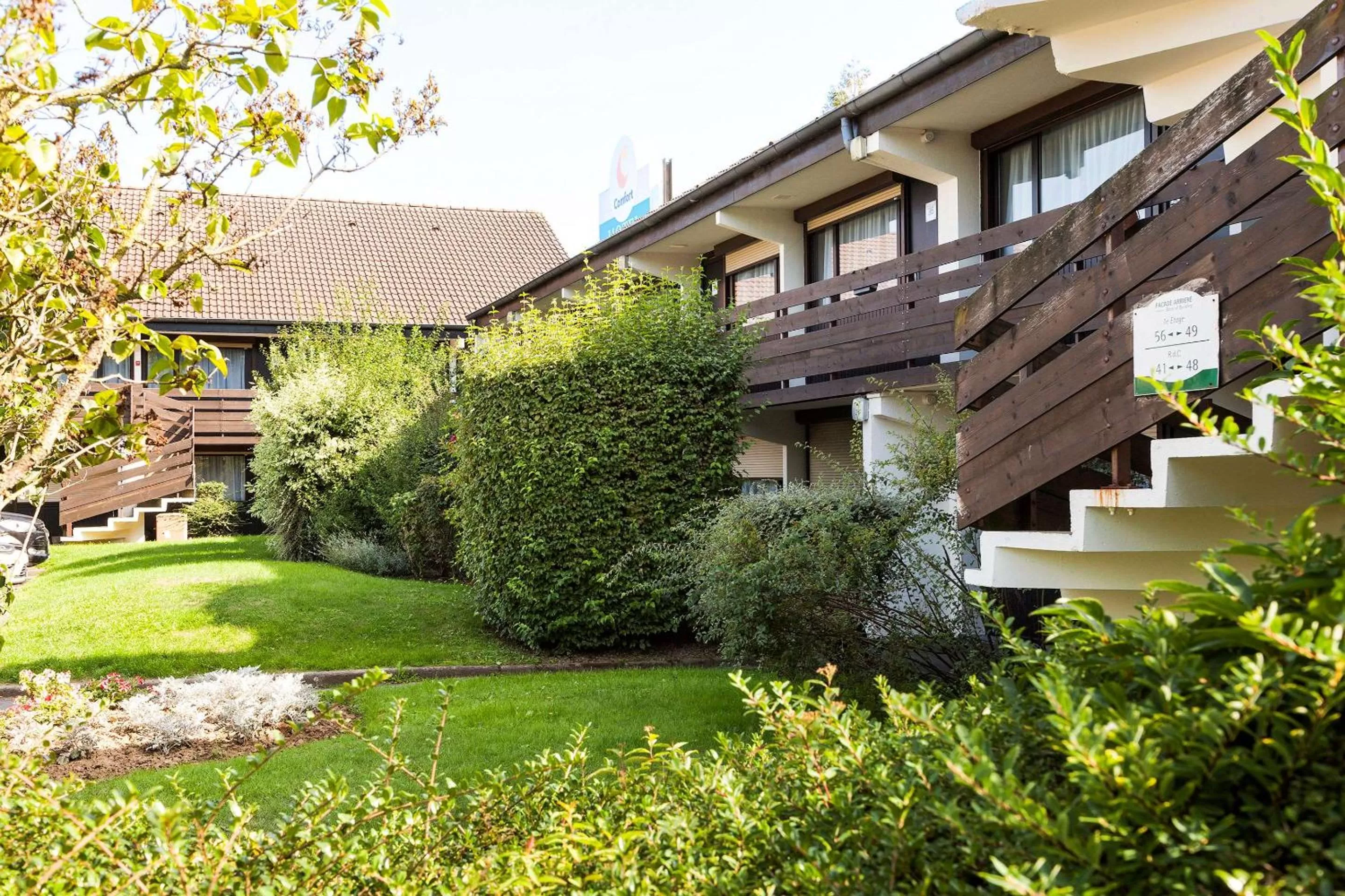 Property building in Comfort Hotel Lens - Noyelles Godault