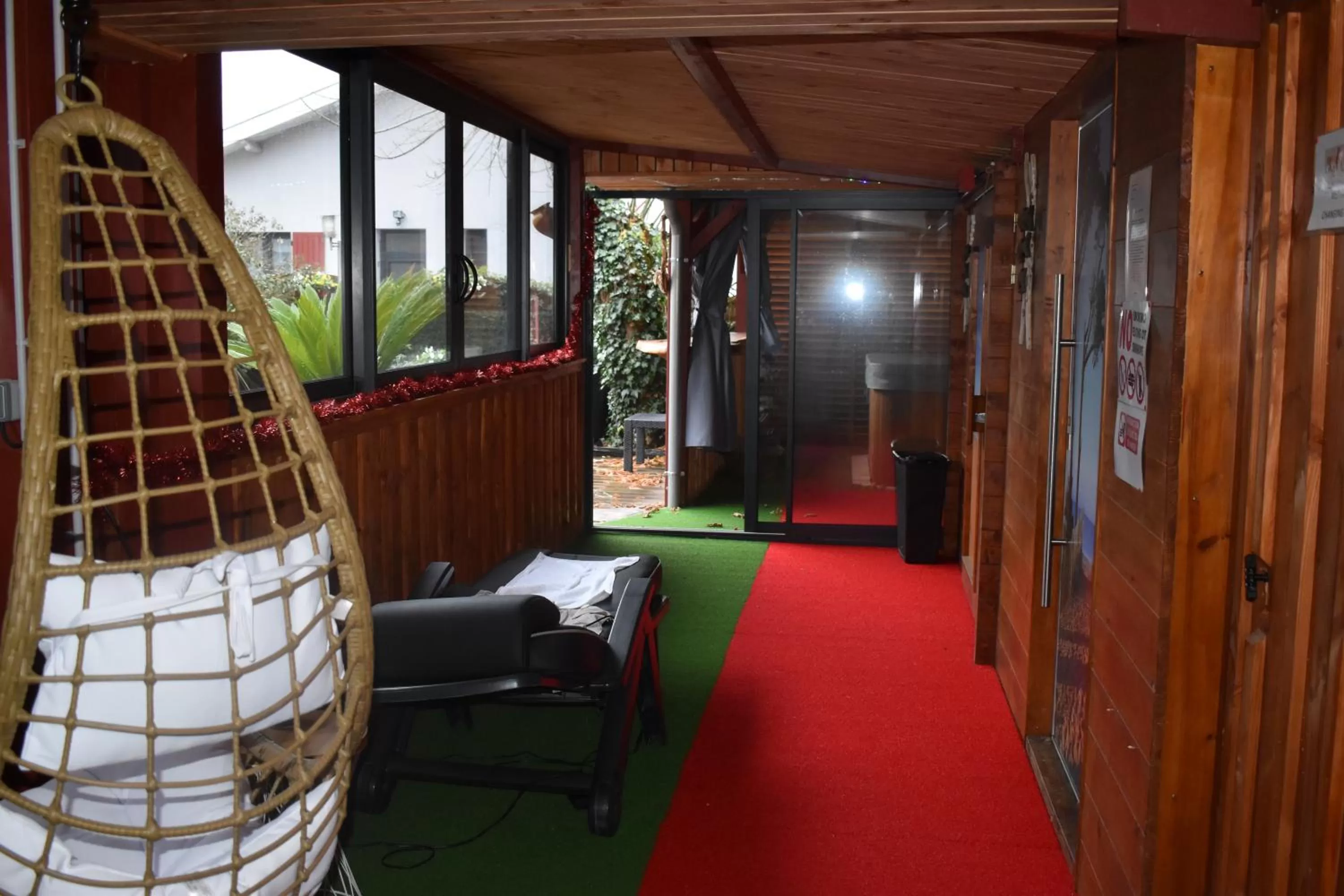 Hot Tub in Chez Augustin