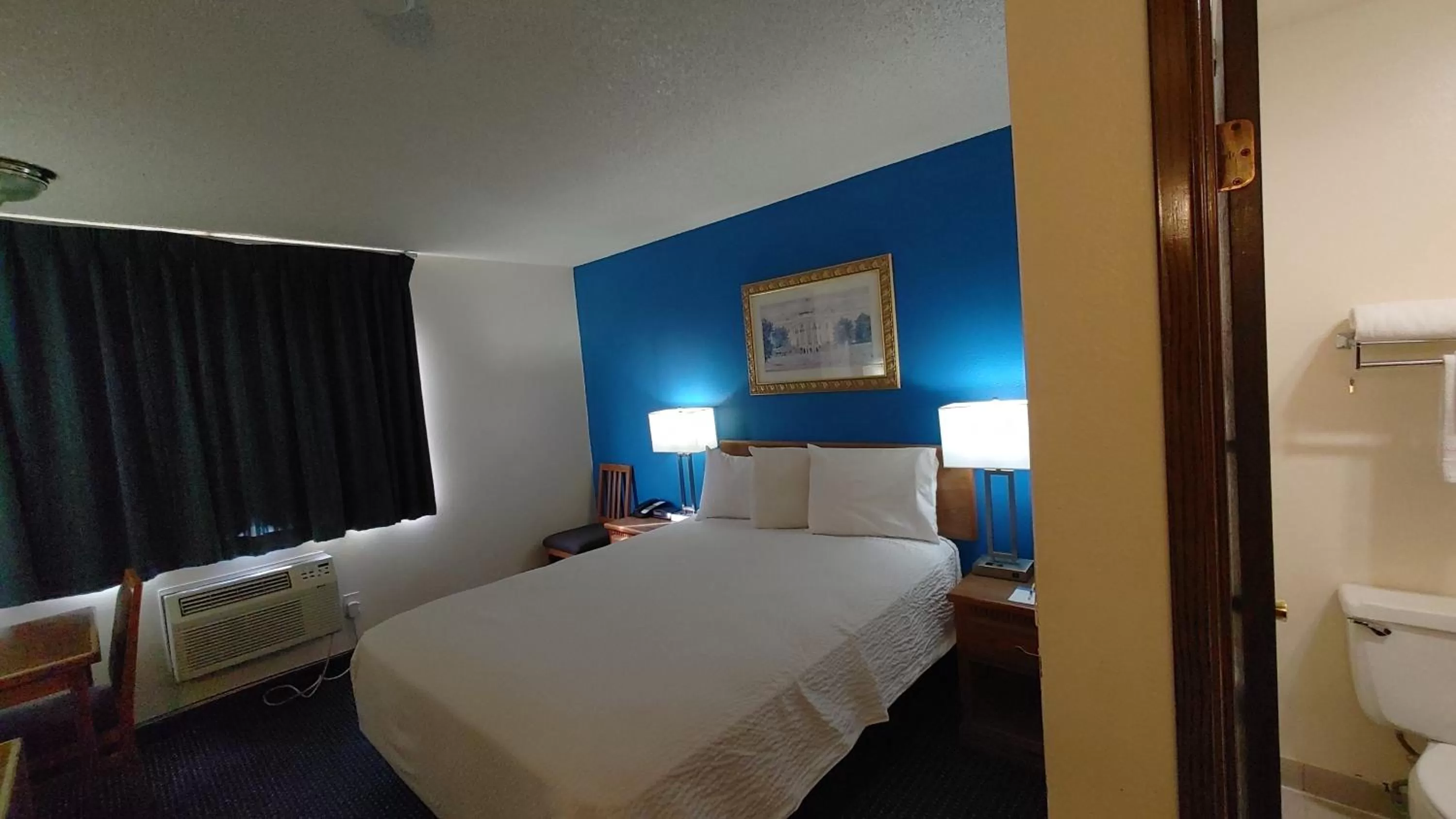 Bed in Days Inn by Wyndham Pocatello University Area