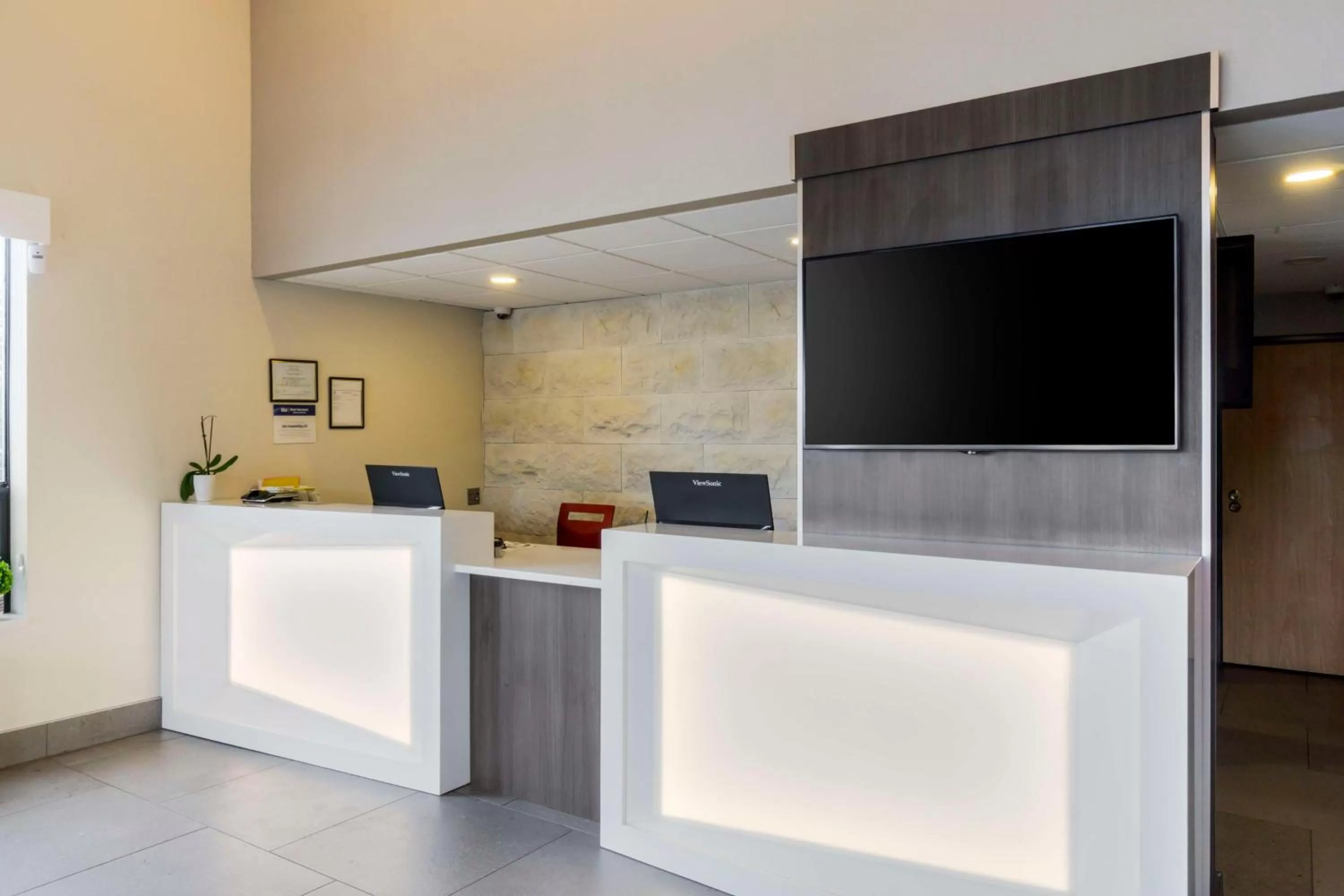 Lobby or reception in Best Western Plus Renton Inn