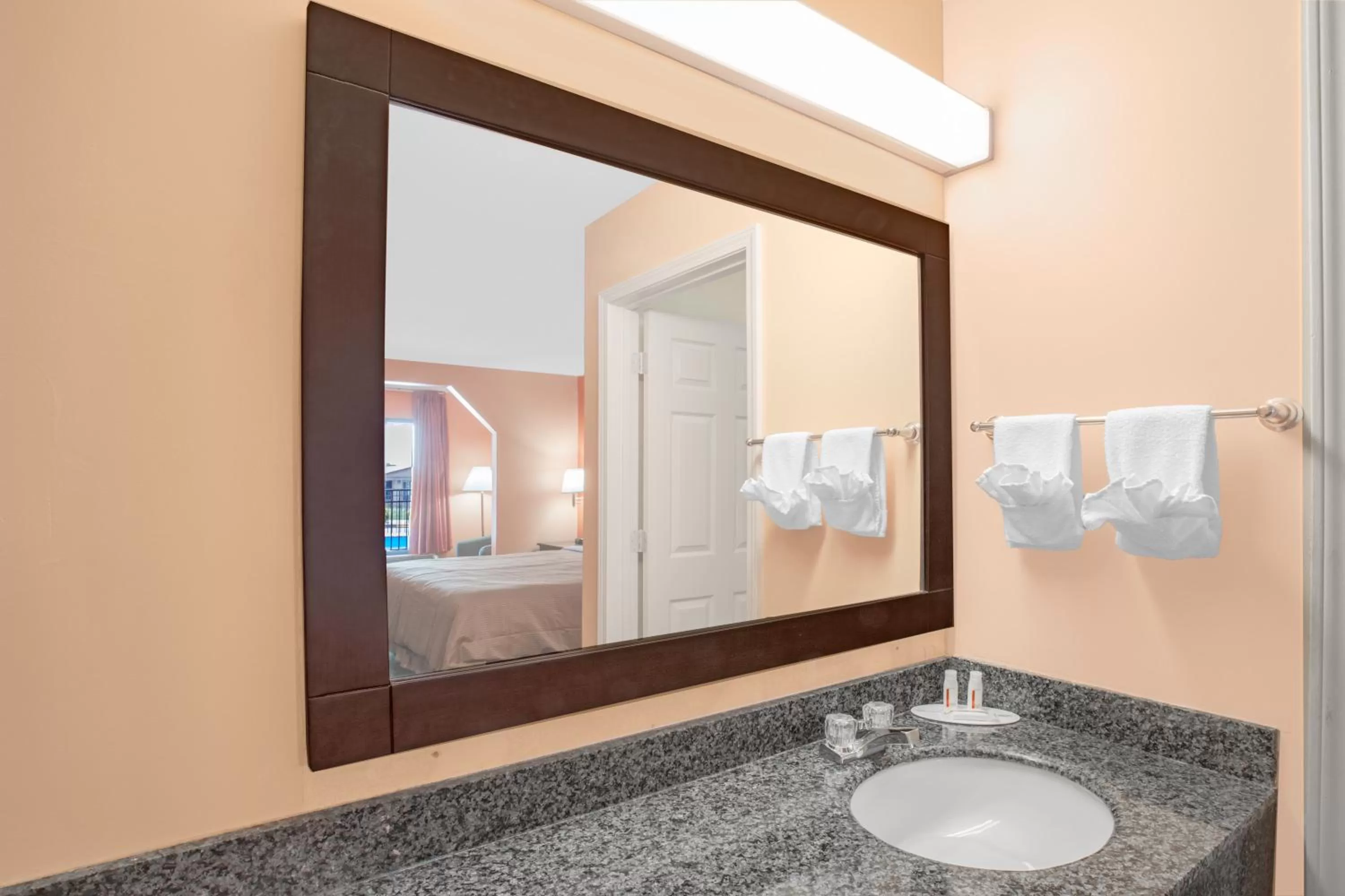 Days Inn by Wyndham Moulton