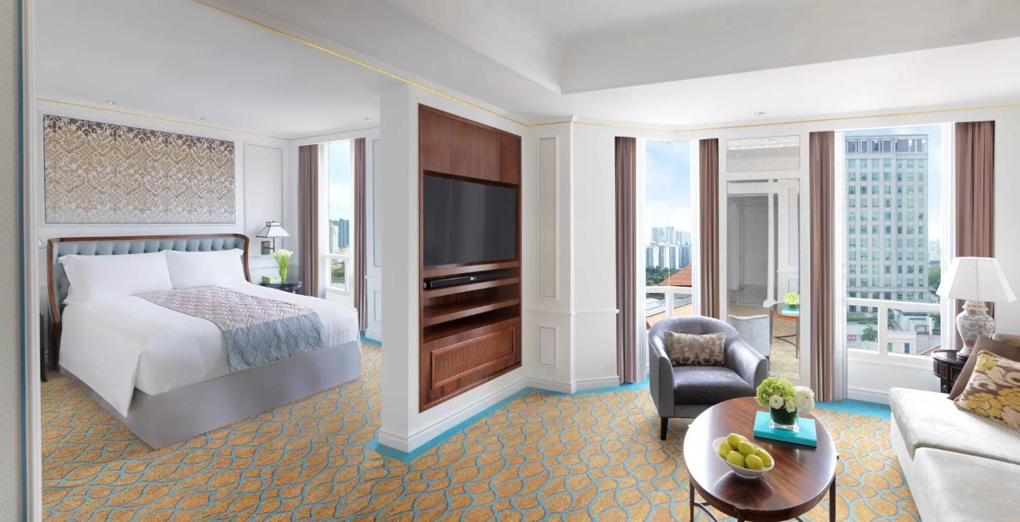 Photo of the whole room, Bed in InterContinental Singapore by IHG