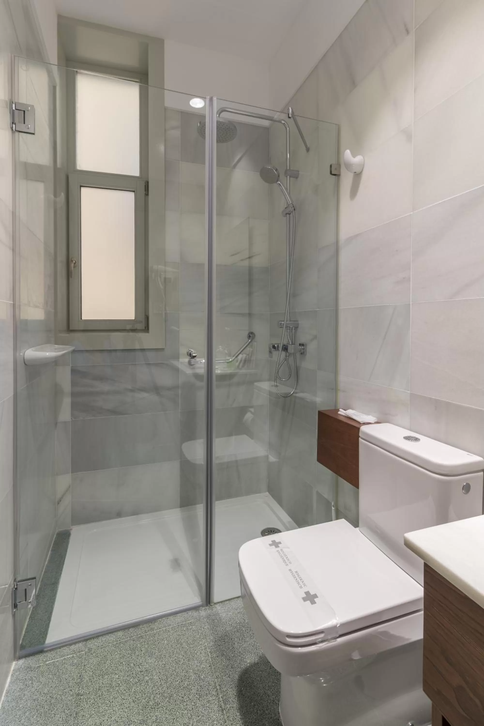 Shower in Hotel Emblemático Holiday Time