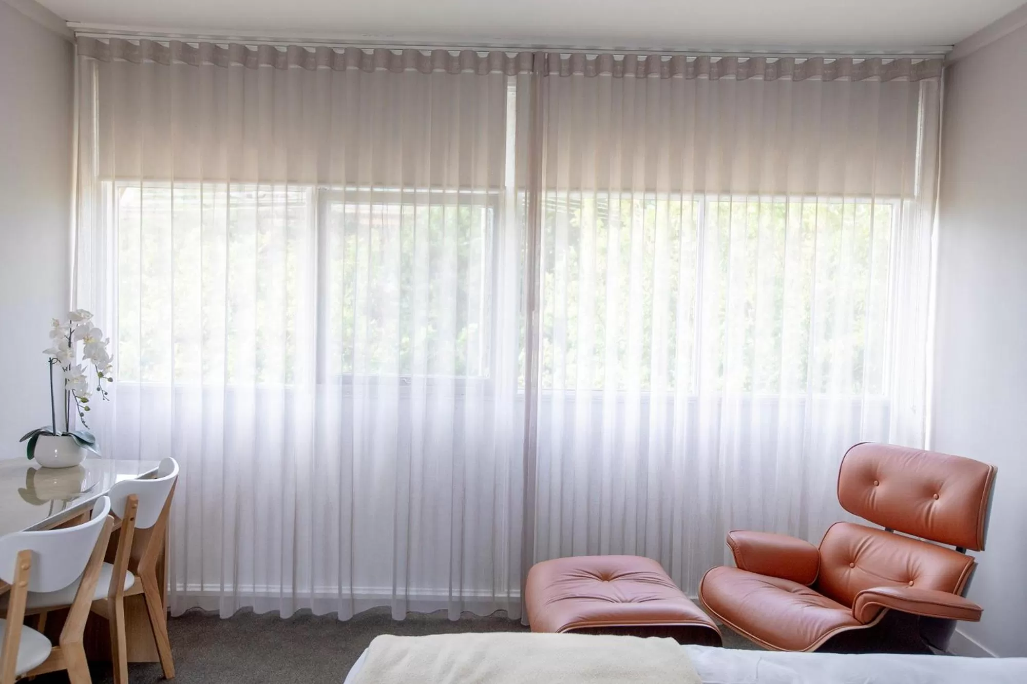 Seating area in City Centre Motel Armidale