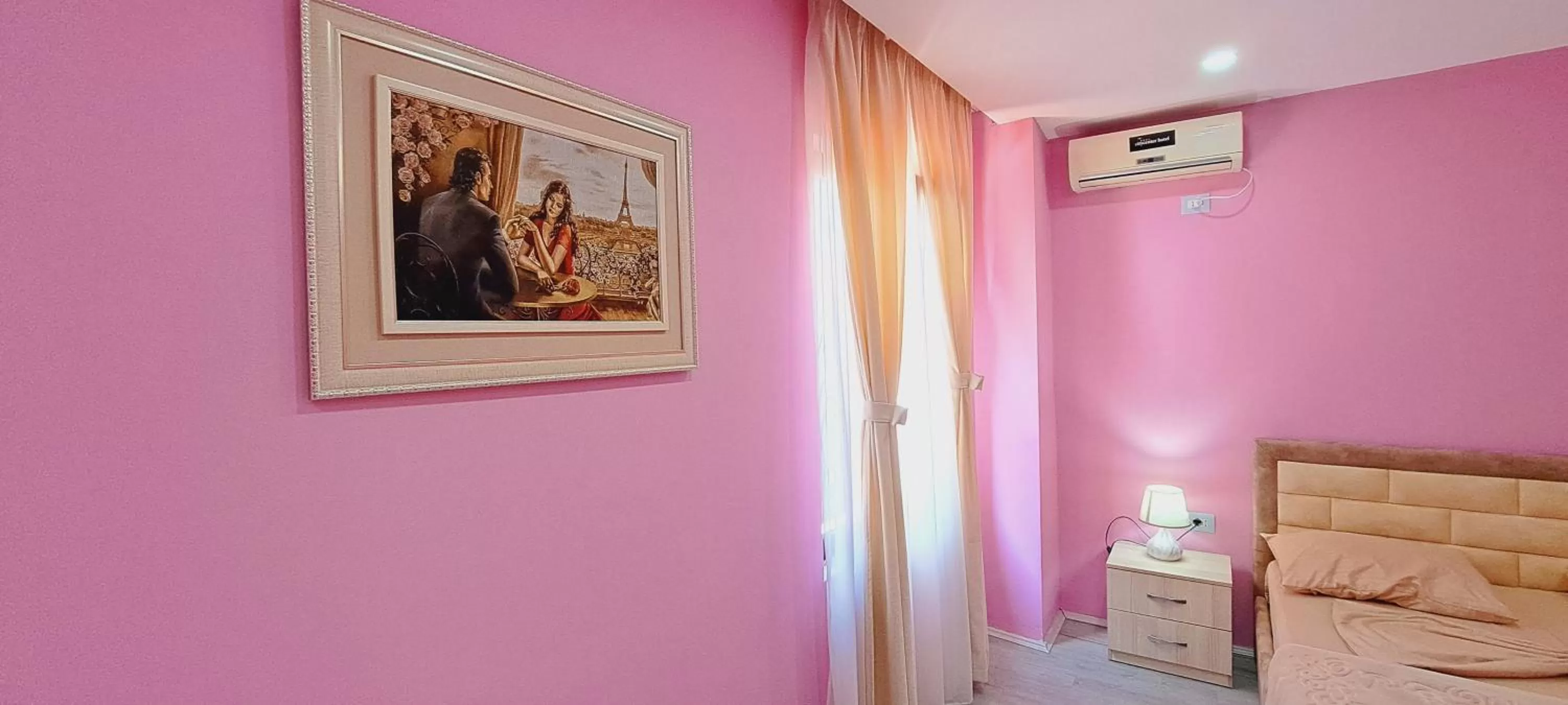 Bed in CityCenterHotel Shkoder