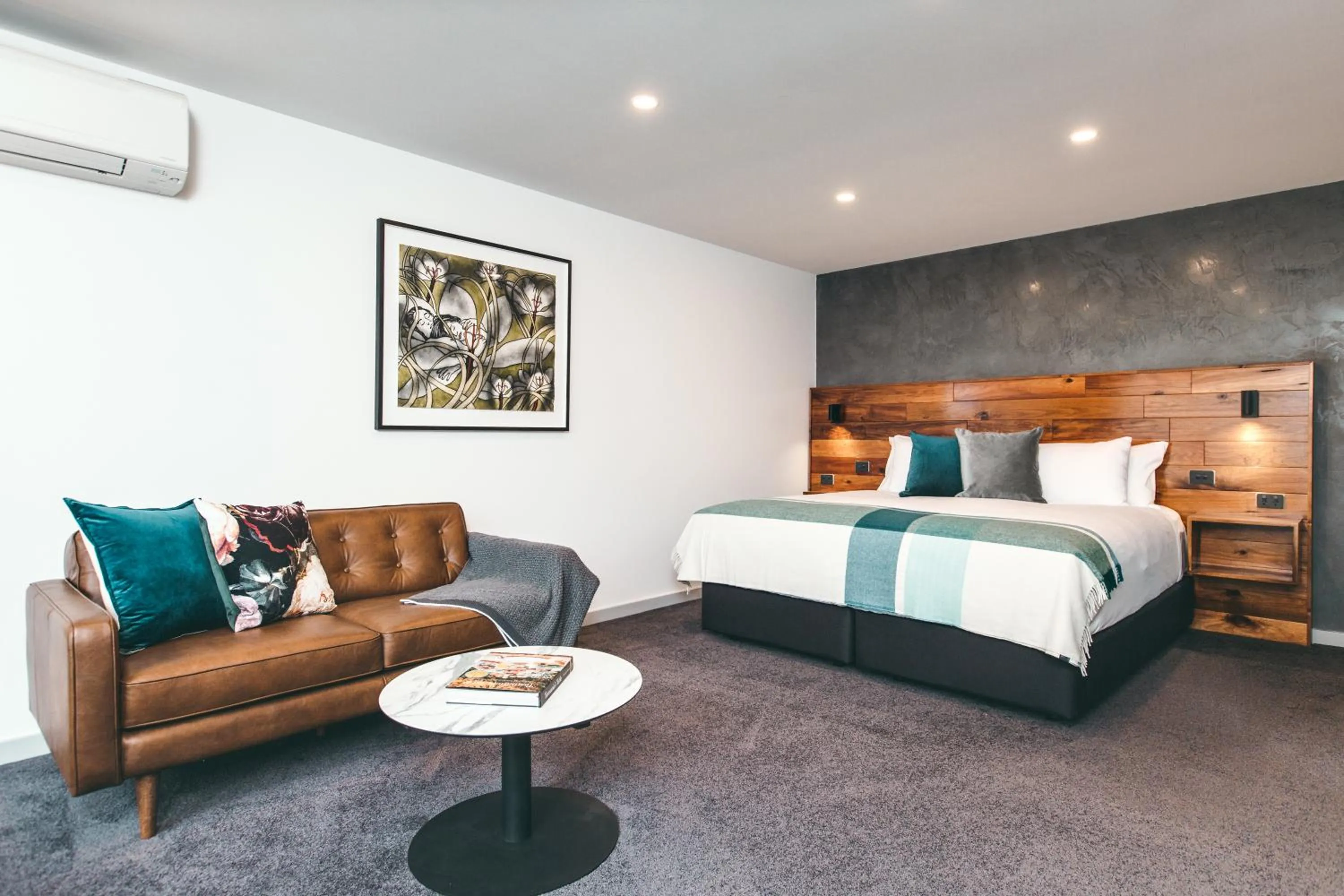 Bed in Maylands Lodge