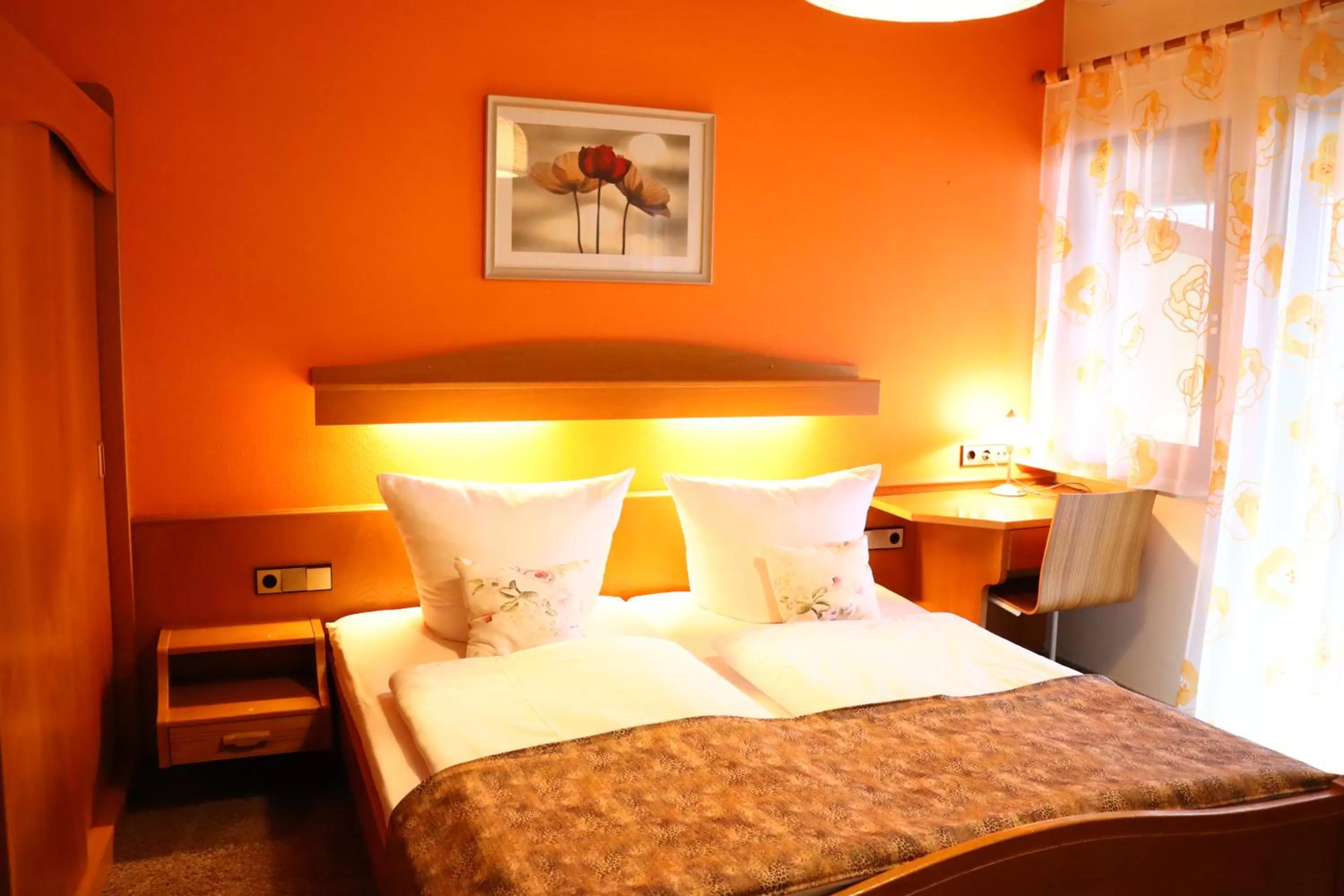 Photo of the whole room, Bed in Haus Hubertus