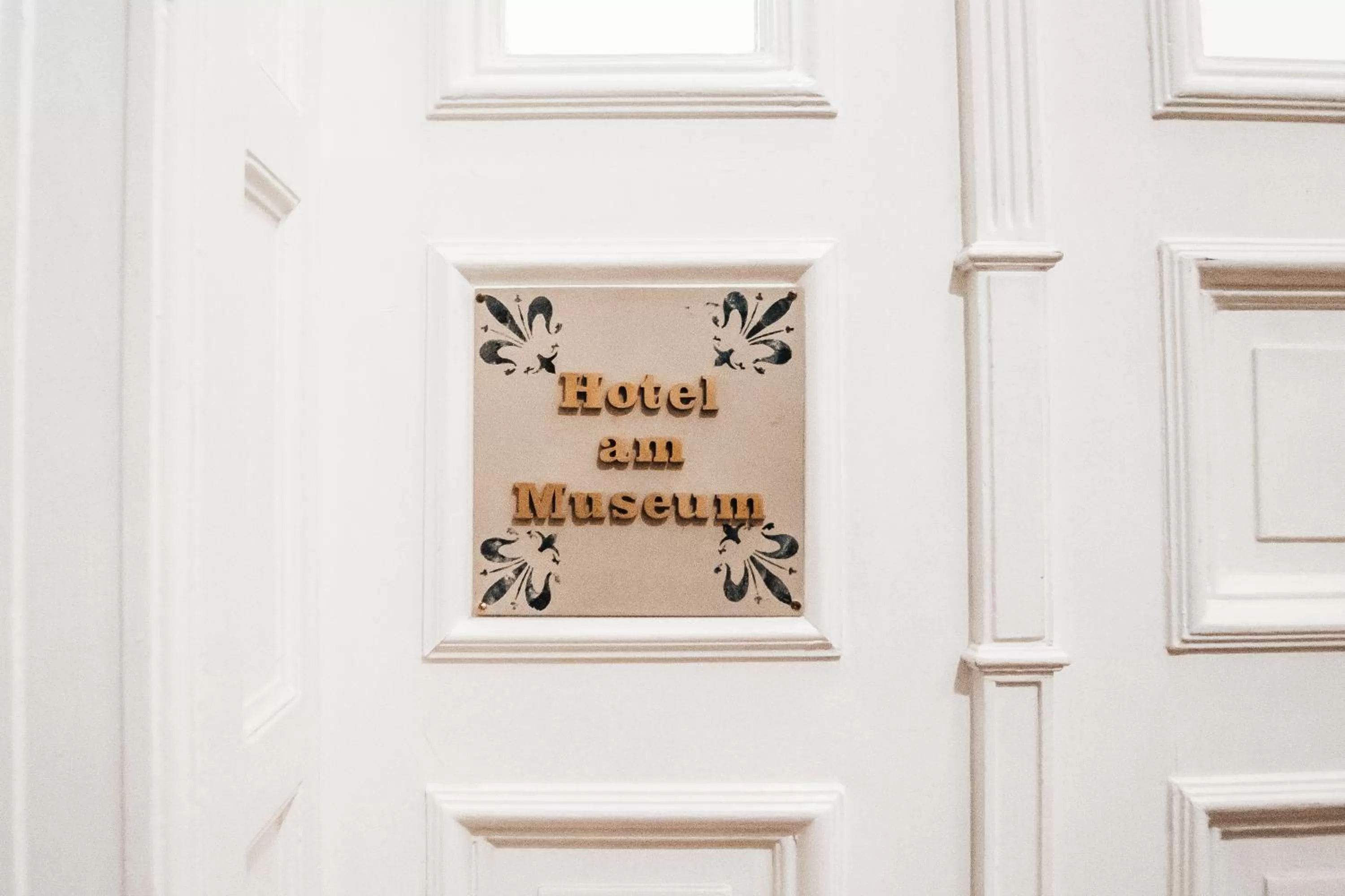 Property logo or sign in Hotel am Museum