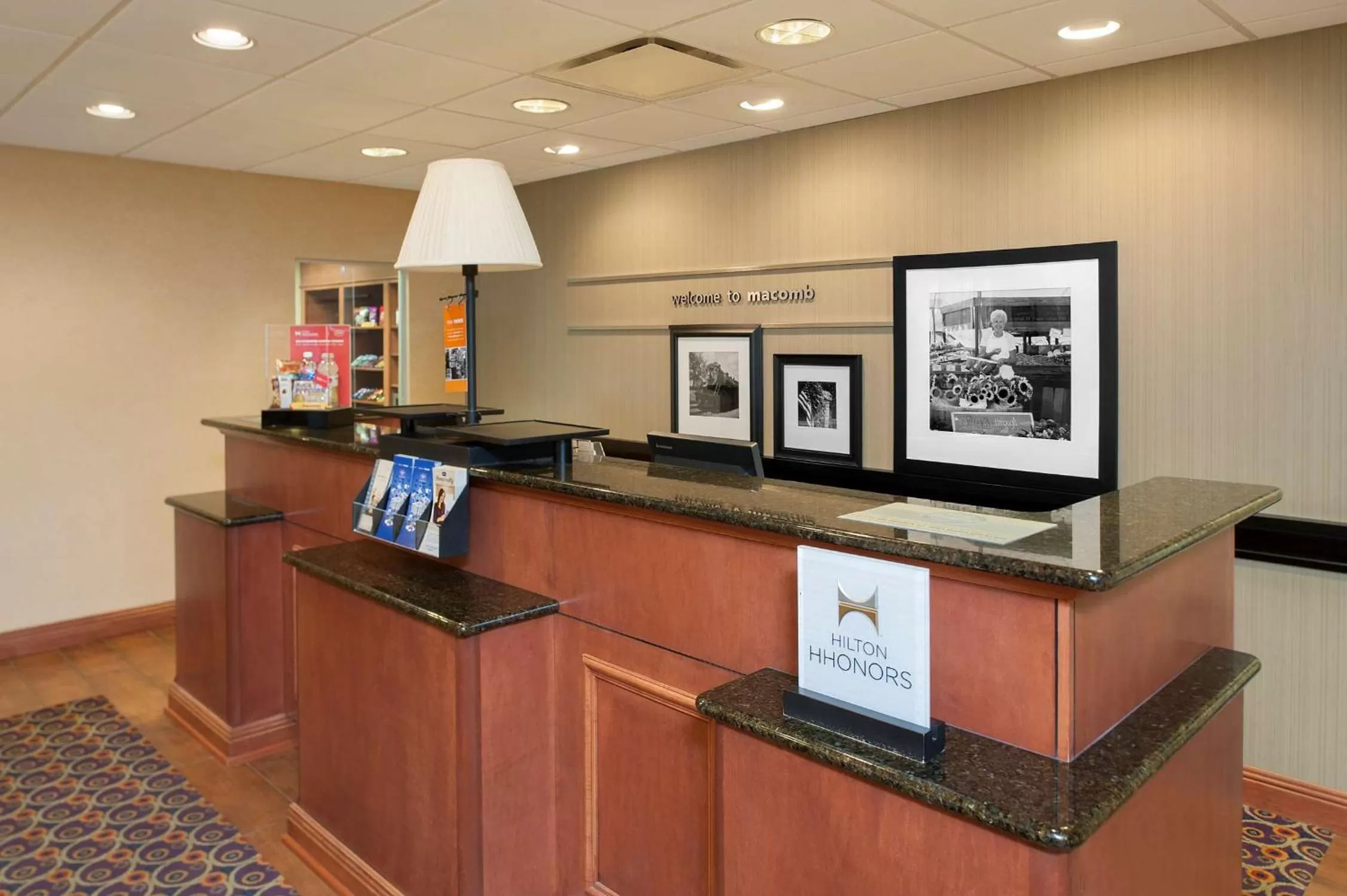 Lobby or reception in Hampton Inn Macomb