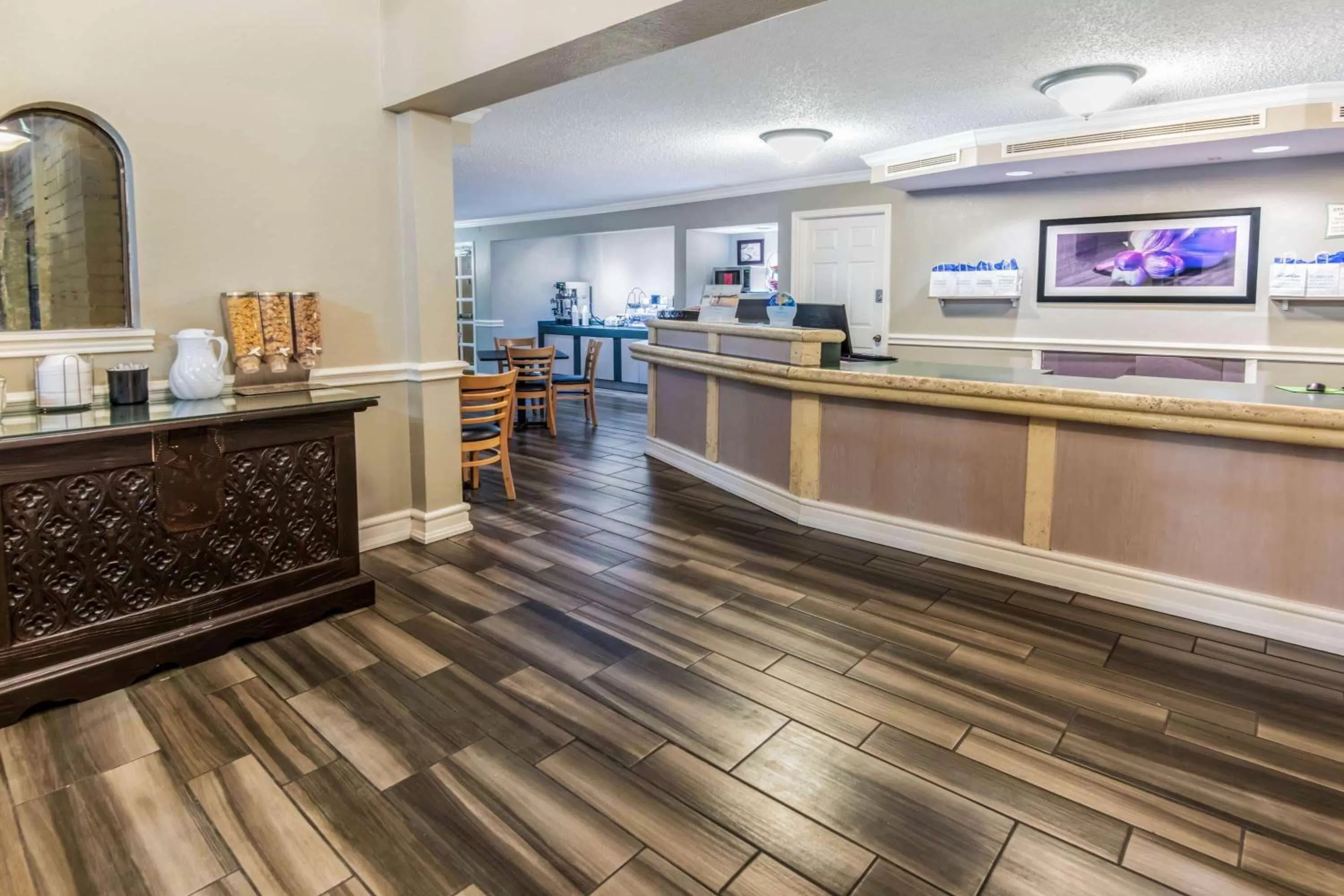 Lobby or reception in La Quinta Inn By Wyndham IH-10 West San Antonio TX