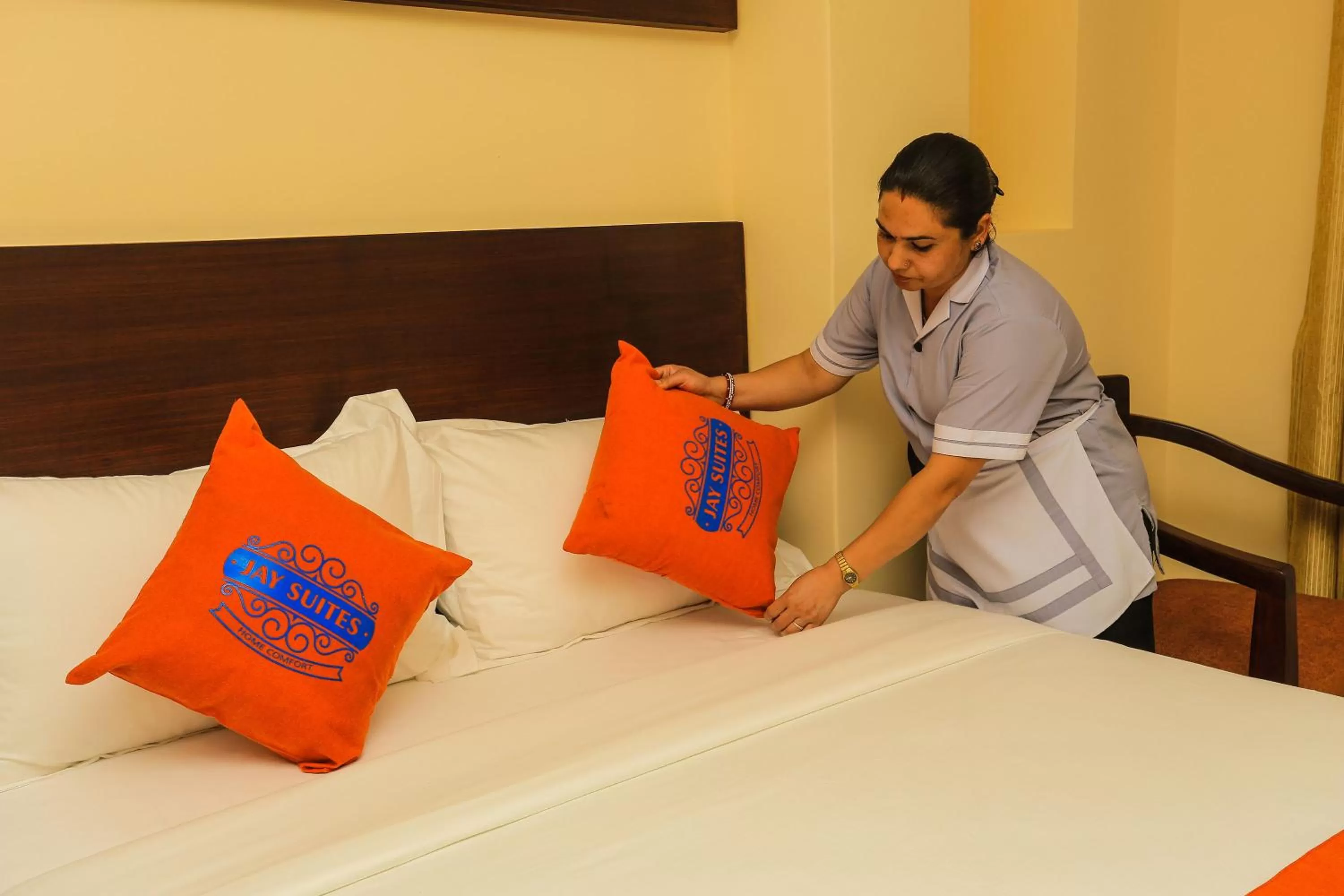 Staff, Bed in Hotel Jay Suites