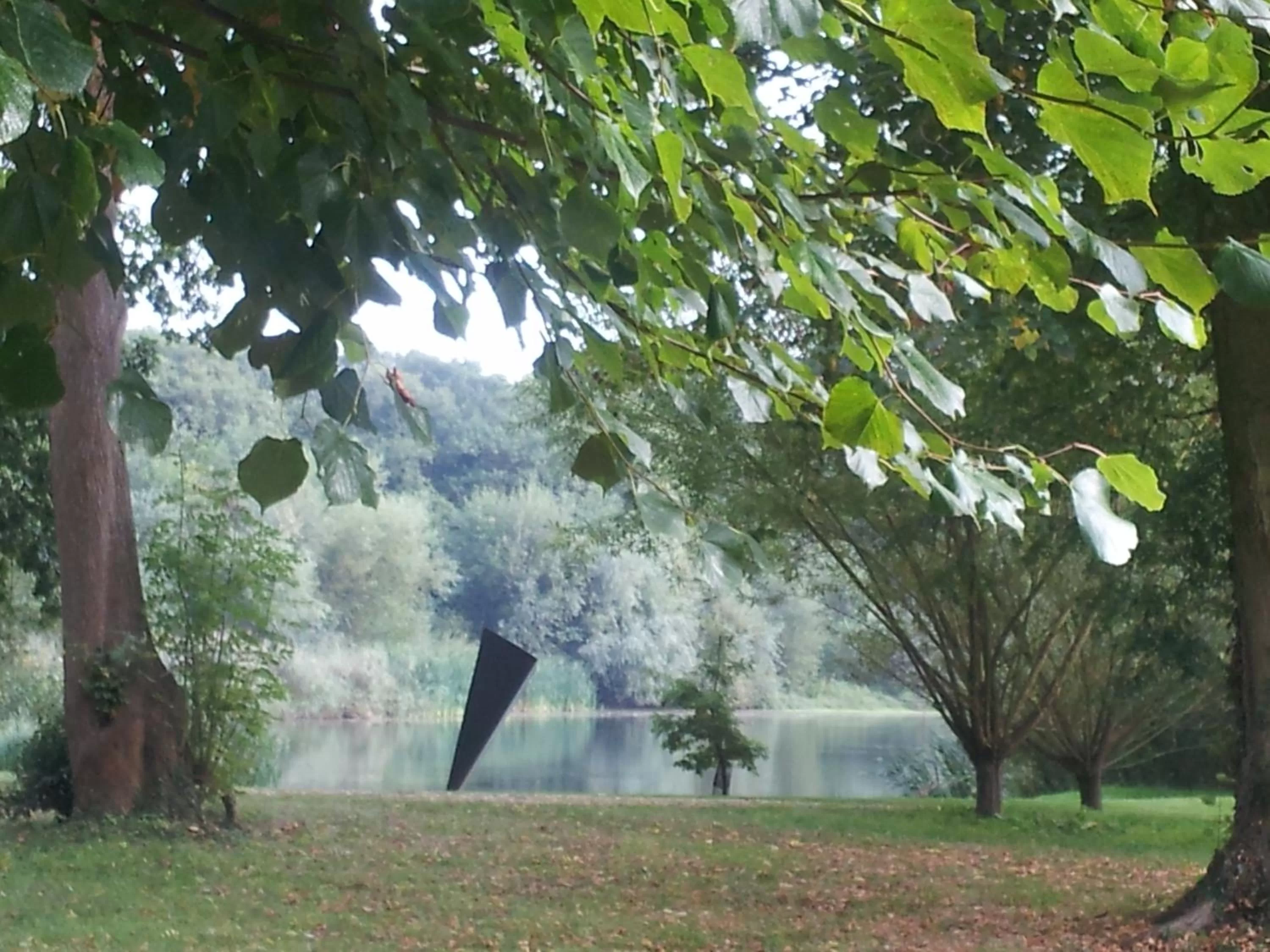 Garden in Great Fosters - Near Windsor