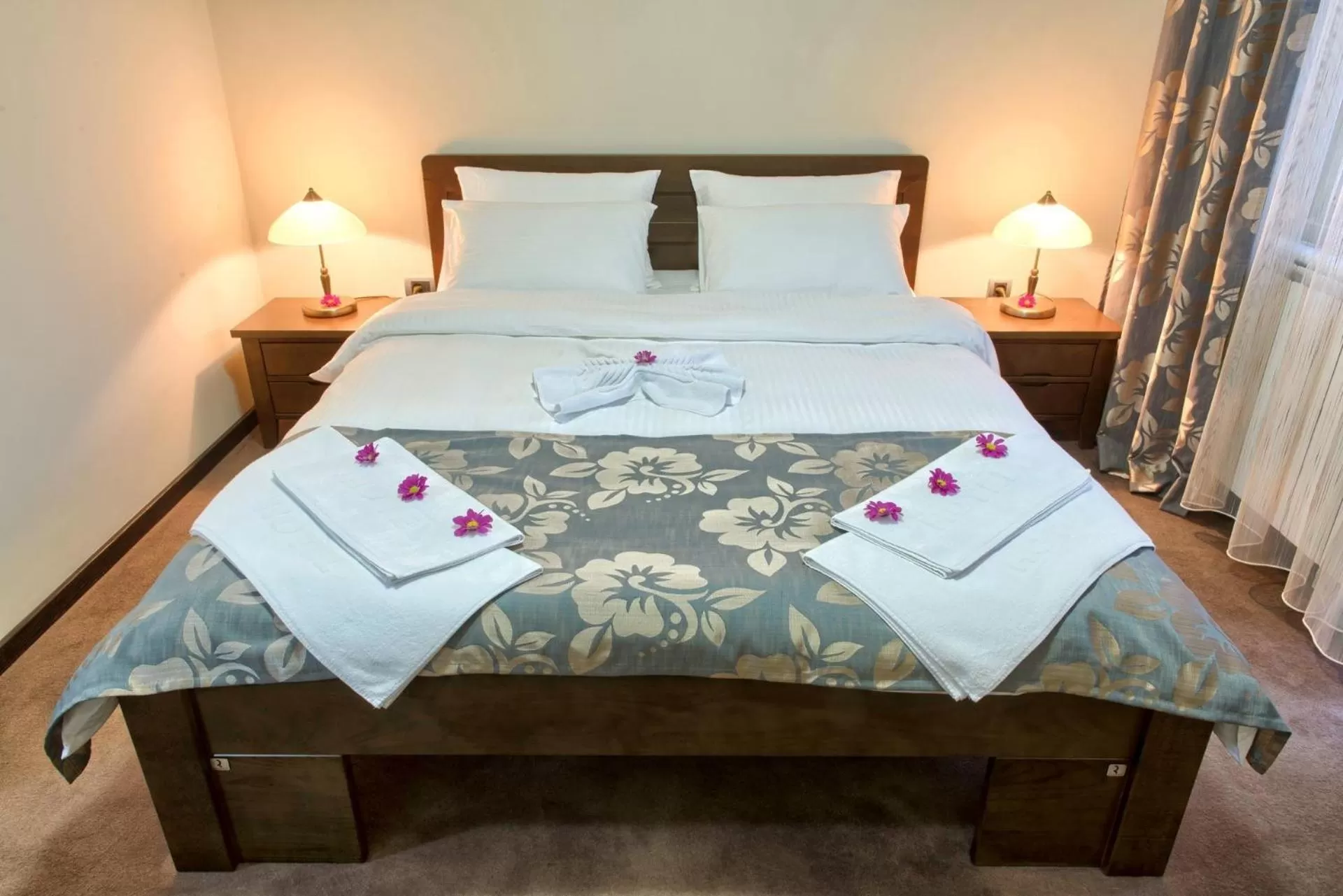 Bed in Garni Hotel Central Lux