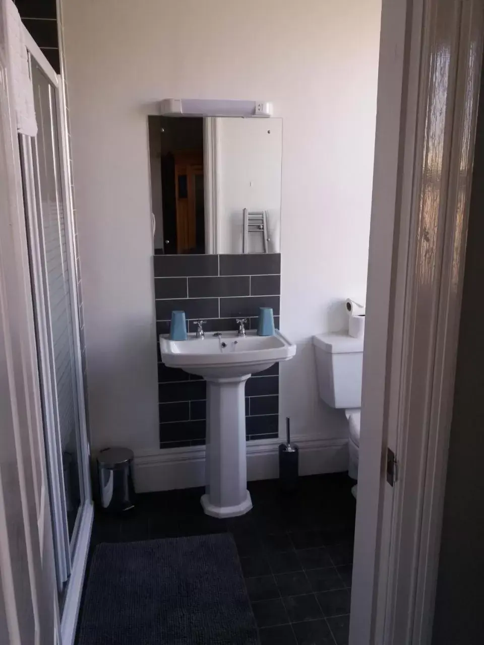 Twin Room with Shower in Wentvale Twin Room with Shower in Wentvale