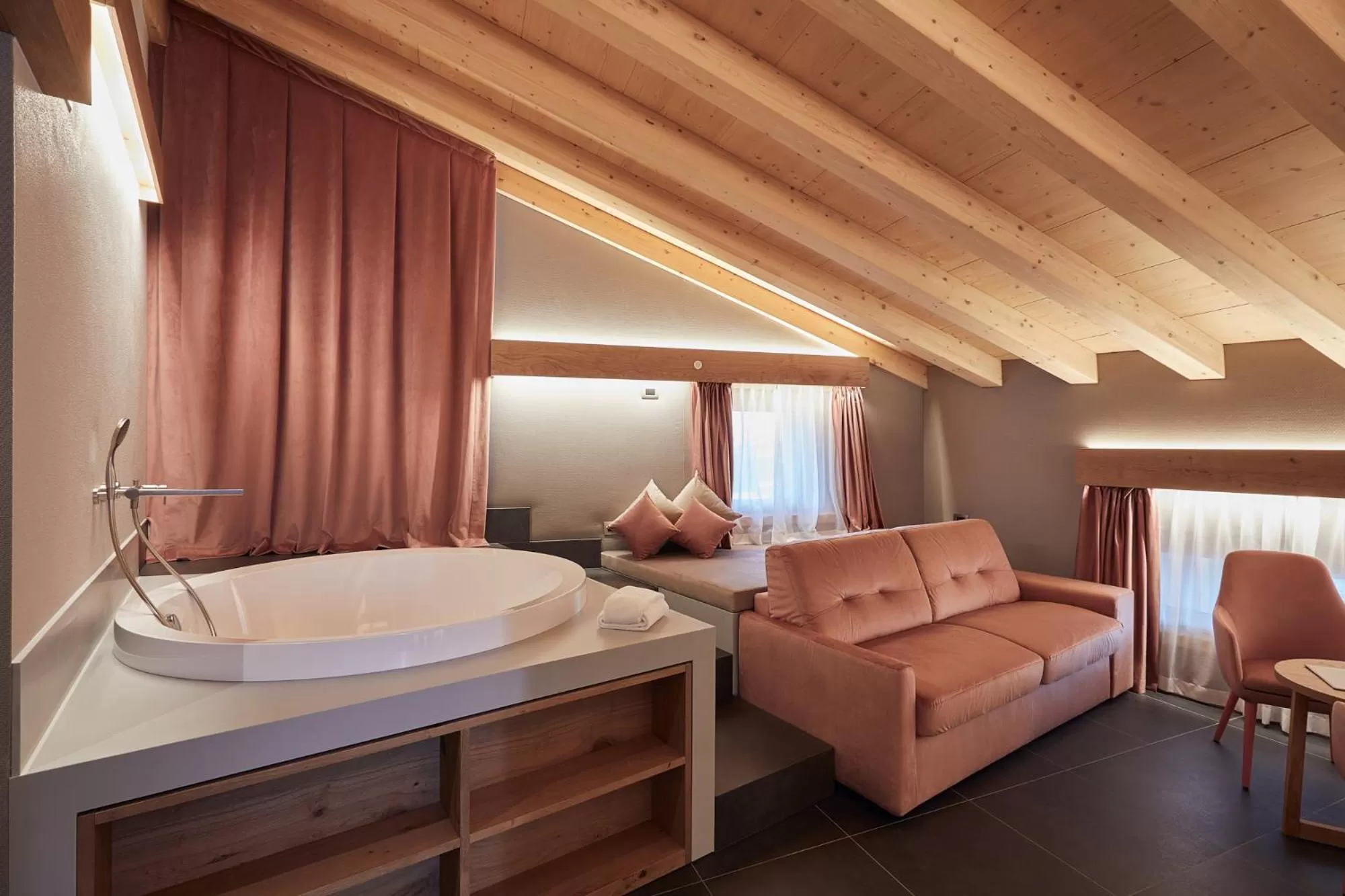 Bedroom, Bathroom in Dimora Degli Dei