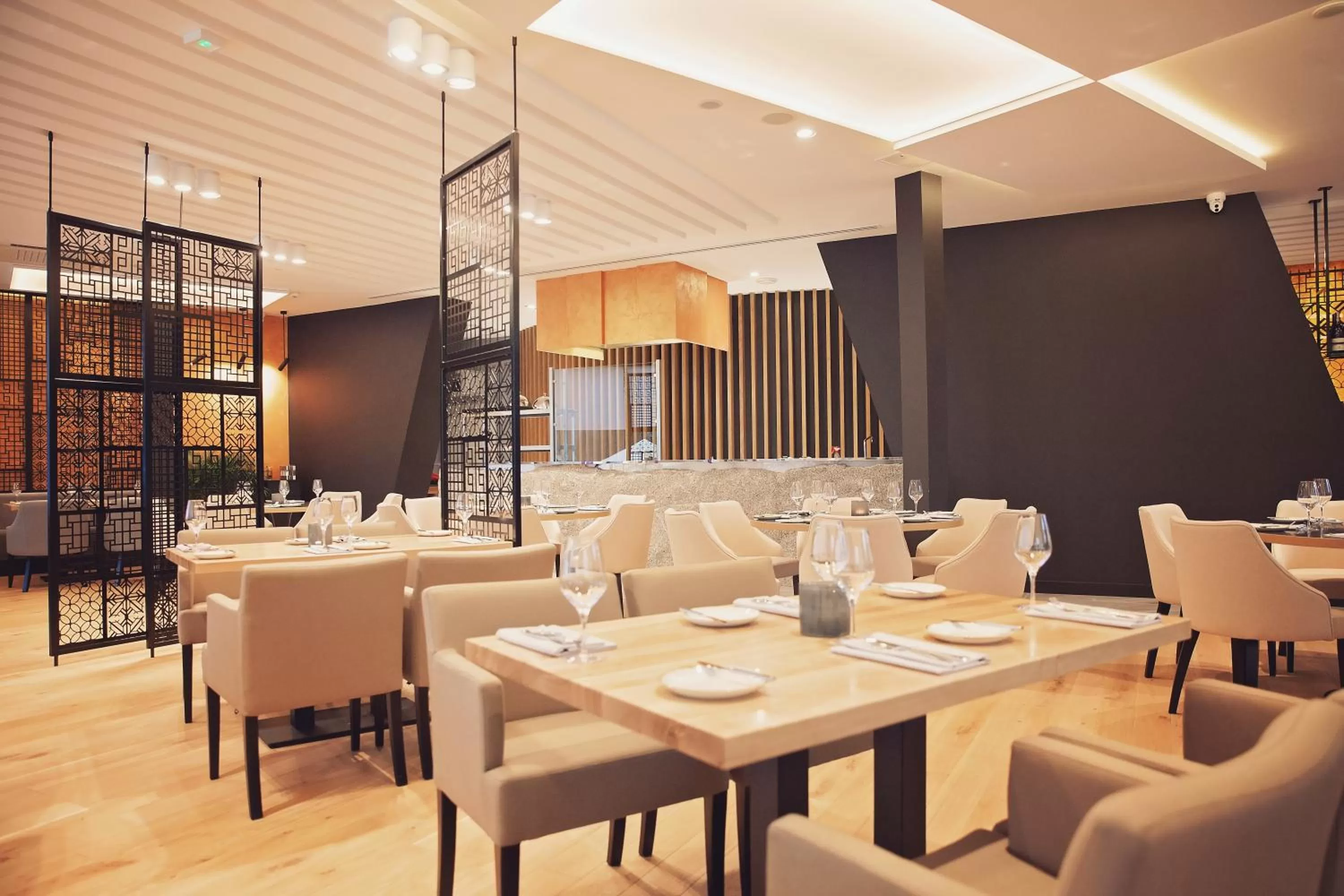 Restaurant/places to eat in Hotel New Skanpol