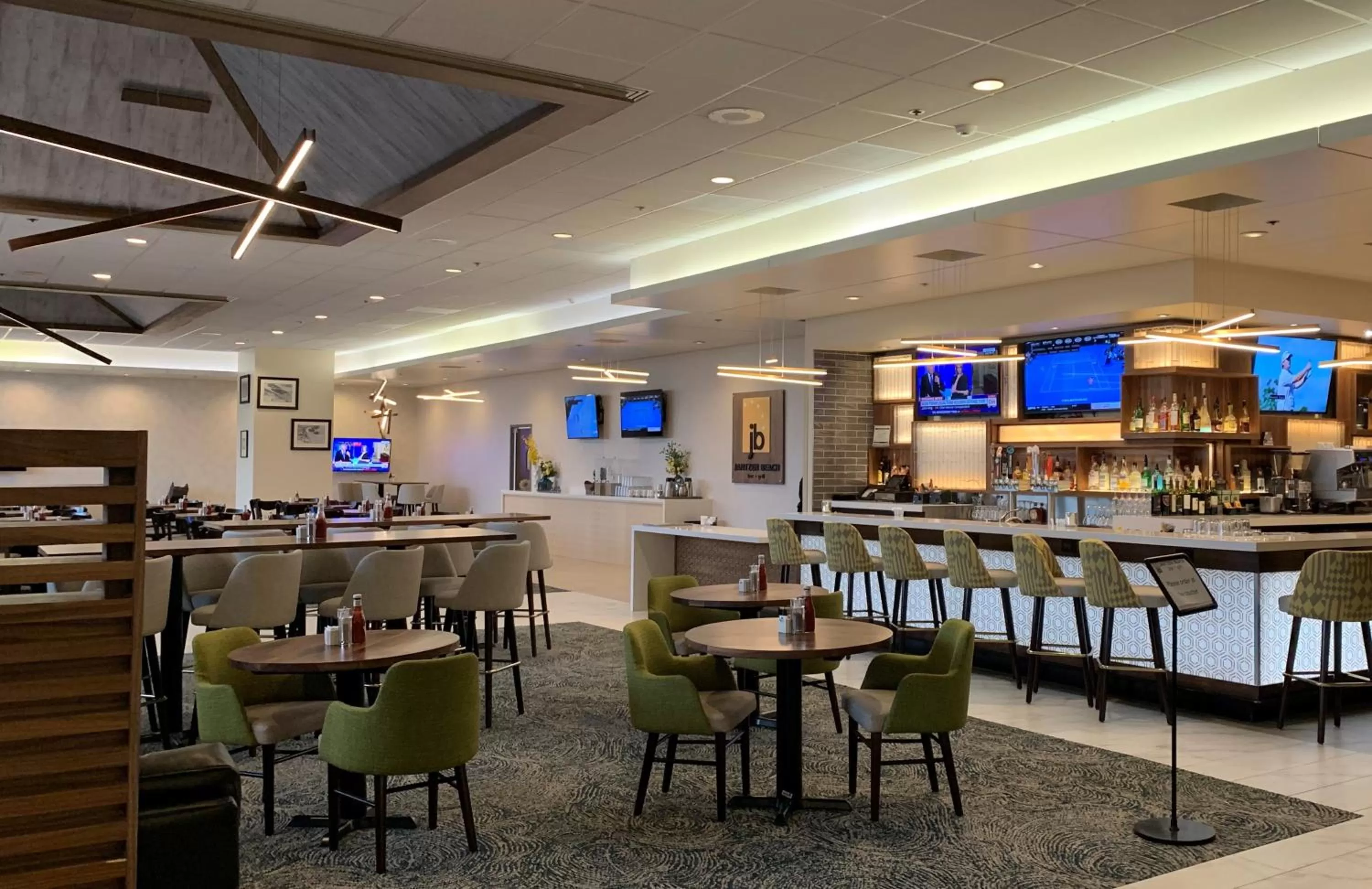 Restaurant/places to eat in Holiday Inn Portland - Columbia Riverfront by IHG