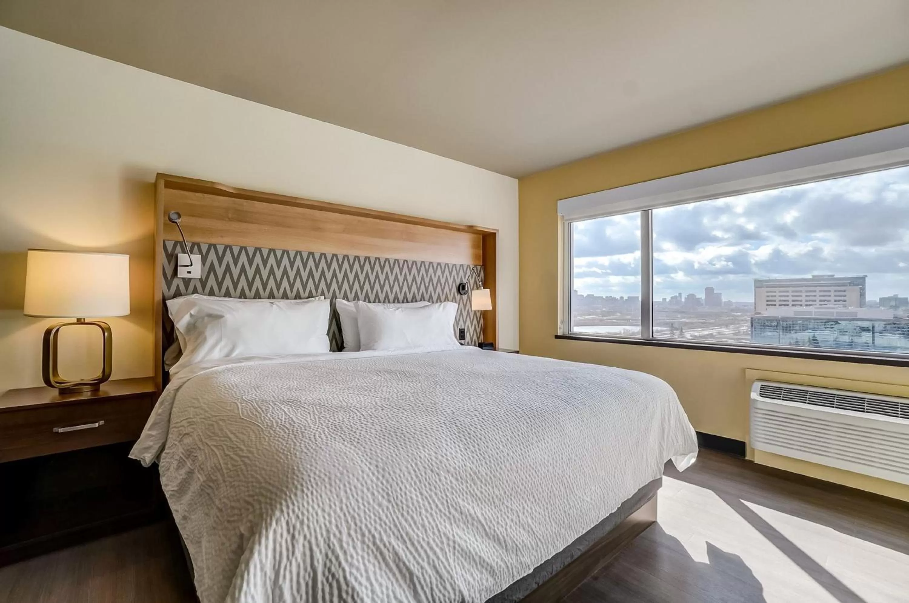 Photo of the whole room, Bed in Holiday Inn Gatineau - Ottawa by IHG