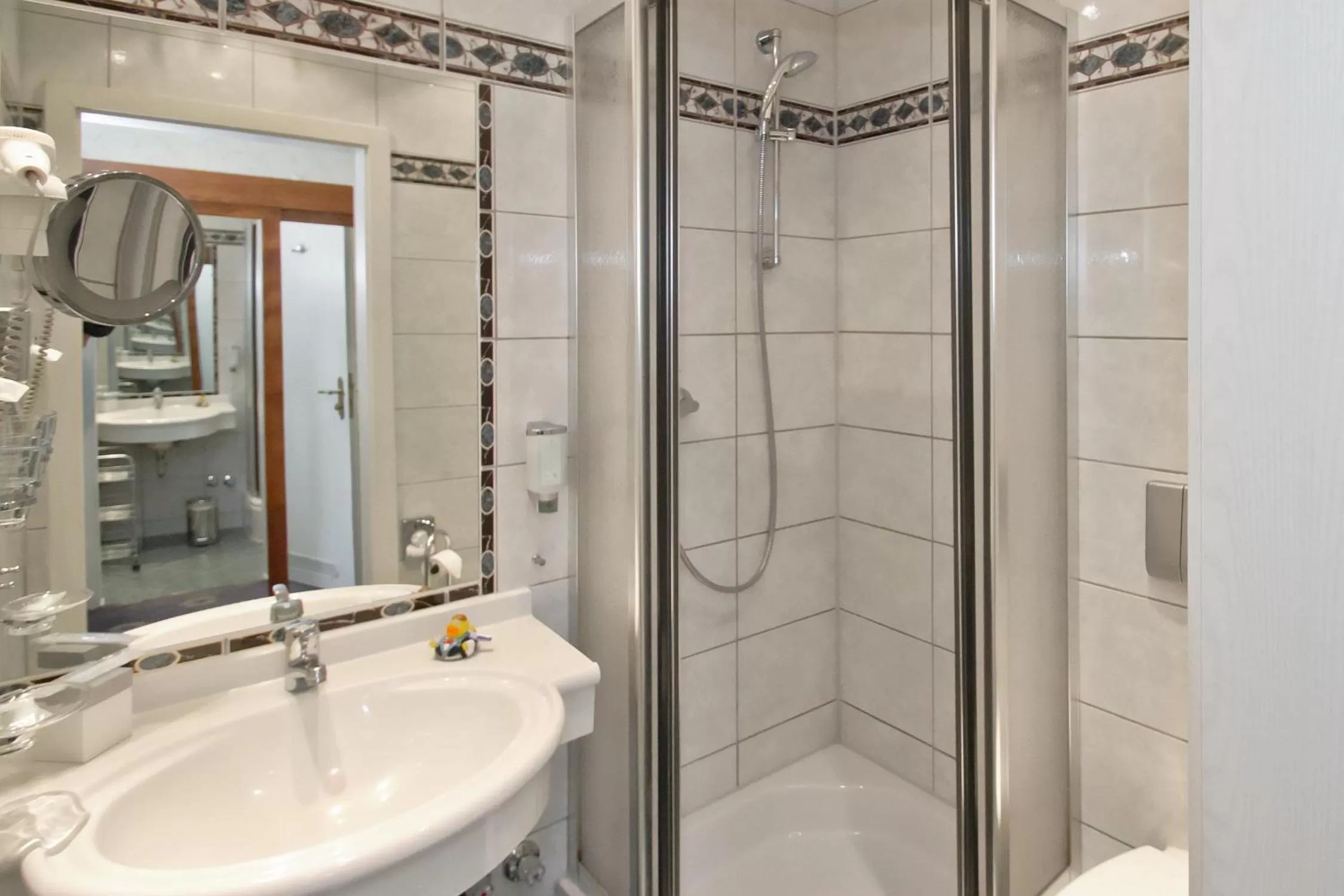 Bathroom in SEETELHOTEL Villa Esplanade mit Aurora die zwei Villen als Rückzugsorte mit Stil, Genuss und Geschichte