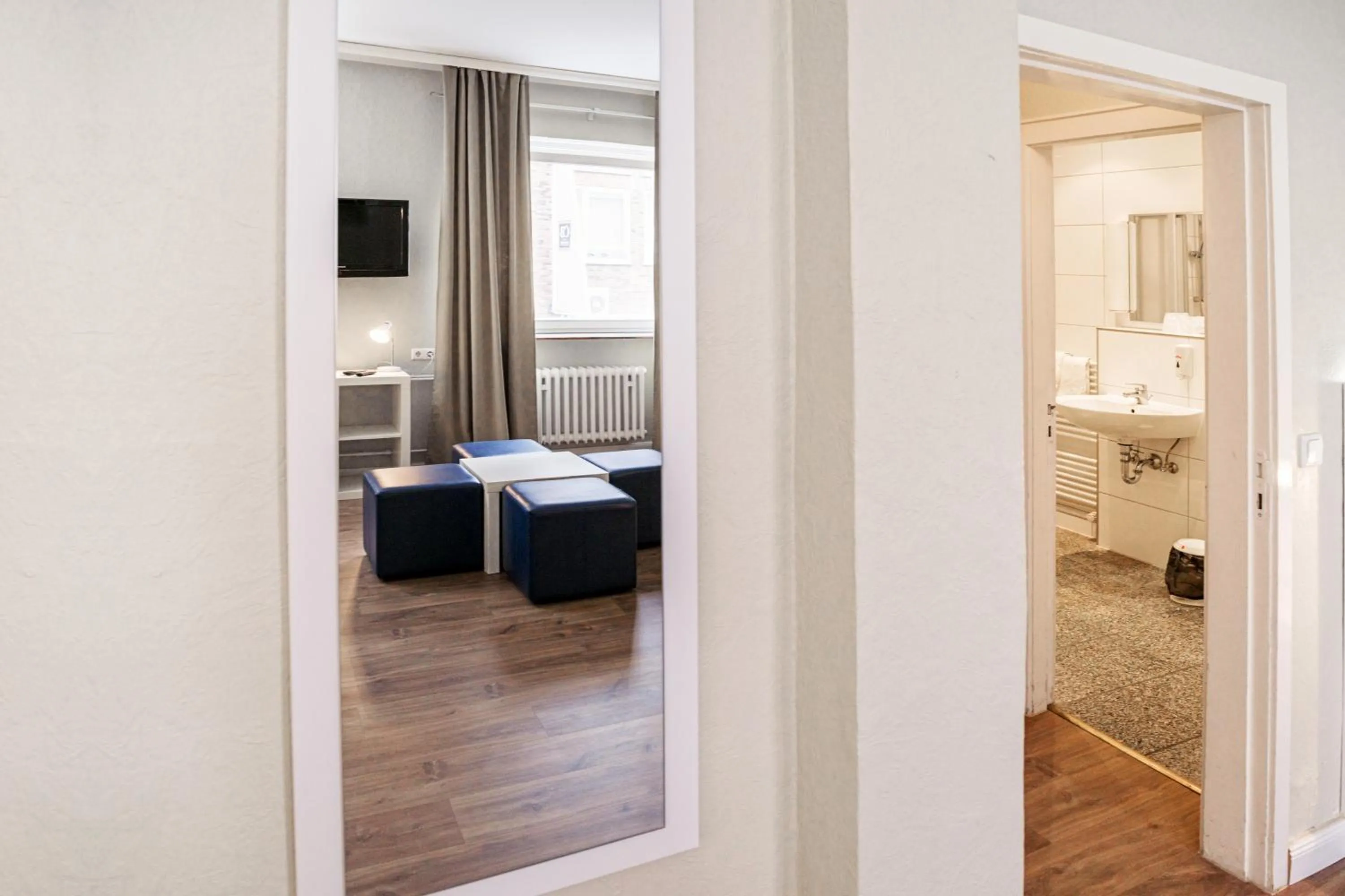 Photo of the whole room, Bed in Hotel am Kieler Schloss by Première Classe