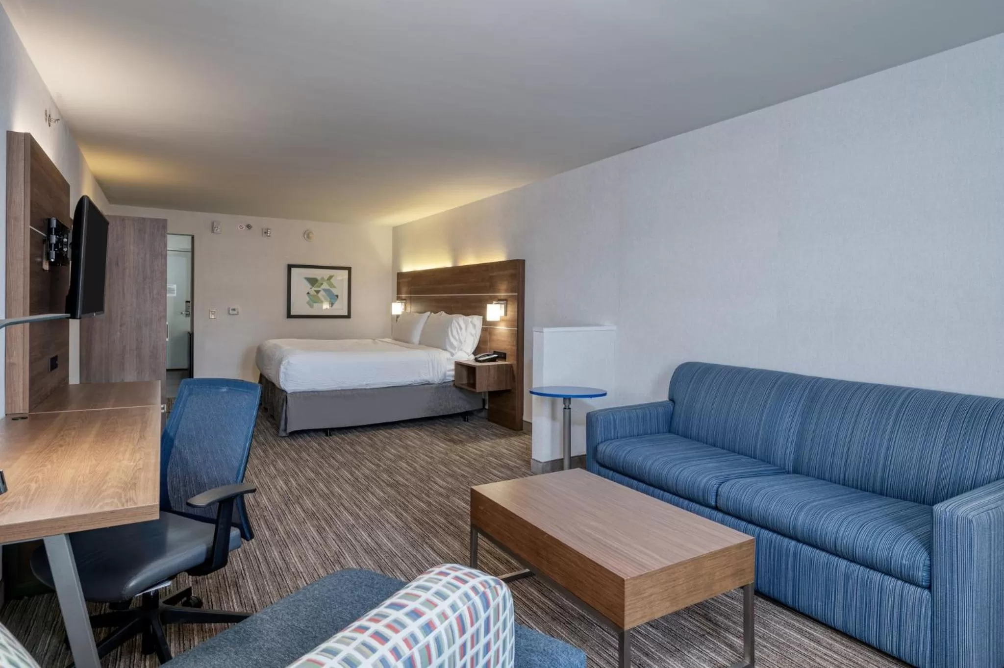 Photo of the whole room, Bed in Holiday Inn Express Radcliff Fort Knox by IHG
