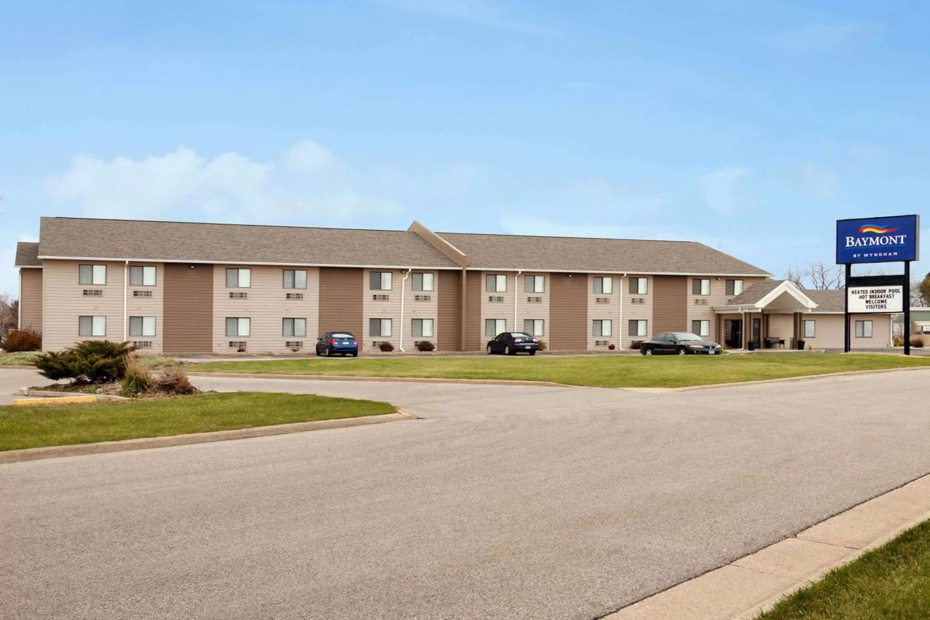 Property building in Baymont by Wyndham Sioux Falls North,I-29,Russell St, Airport