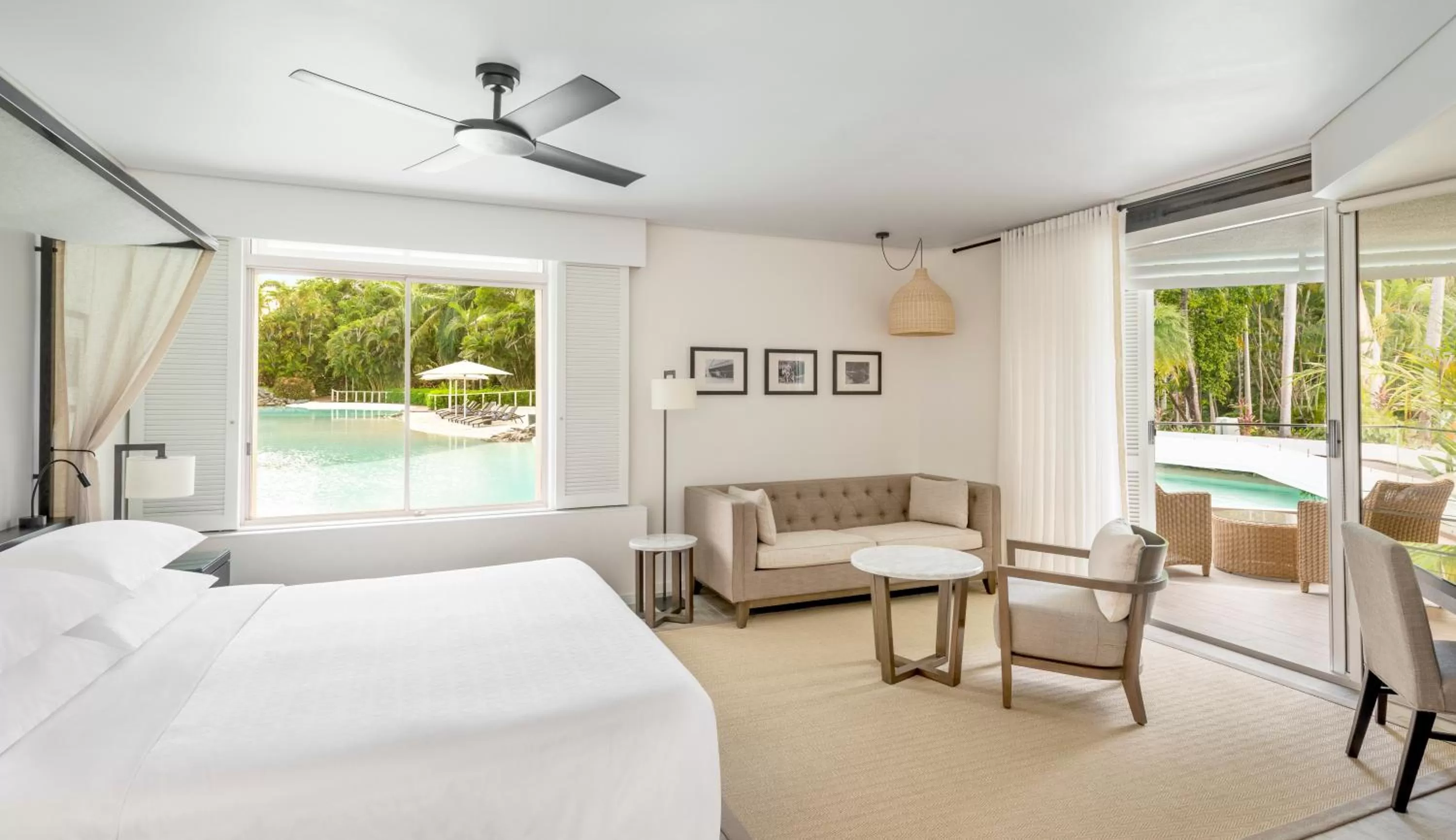 Balcony/Terrace, Bed in Sheraton Grand Mirage Resort, Port Douglas