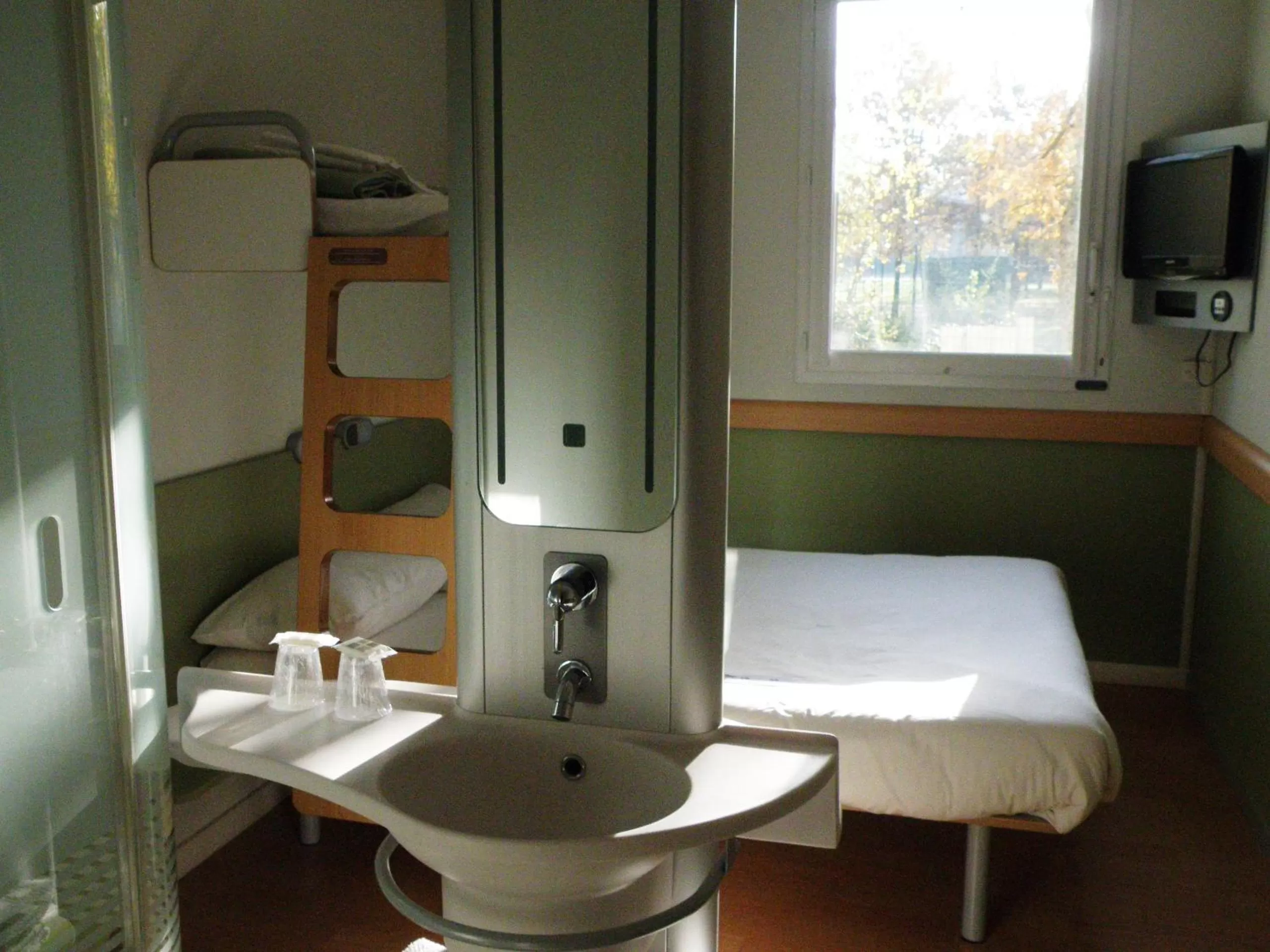 Bed in ibis budget Montauban Les Chaumes