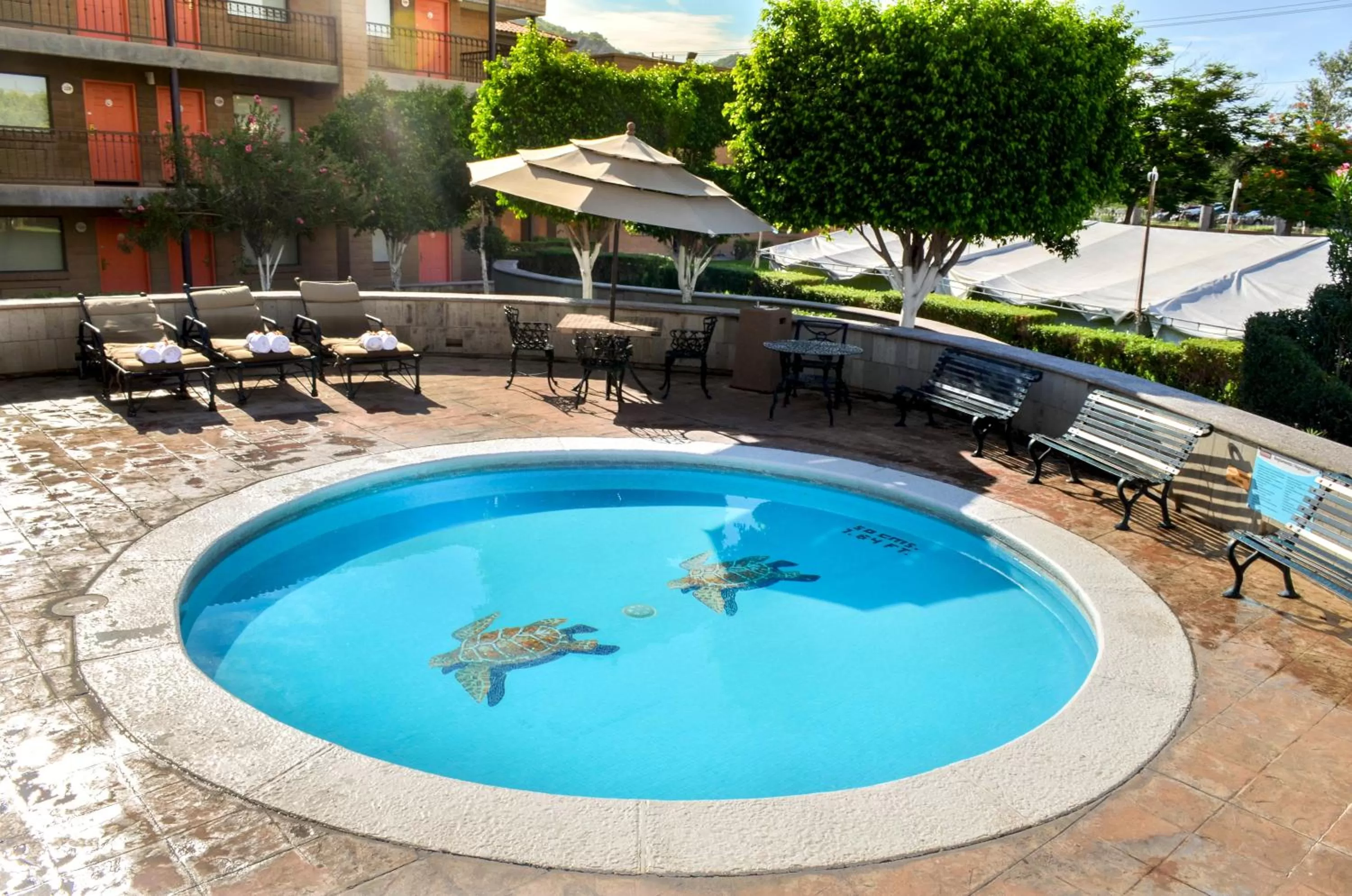 Swimming pool in Hotel Colonial Hermosillo