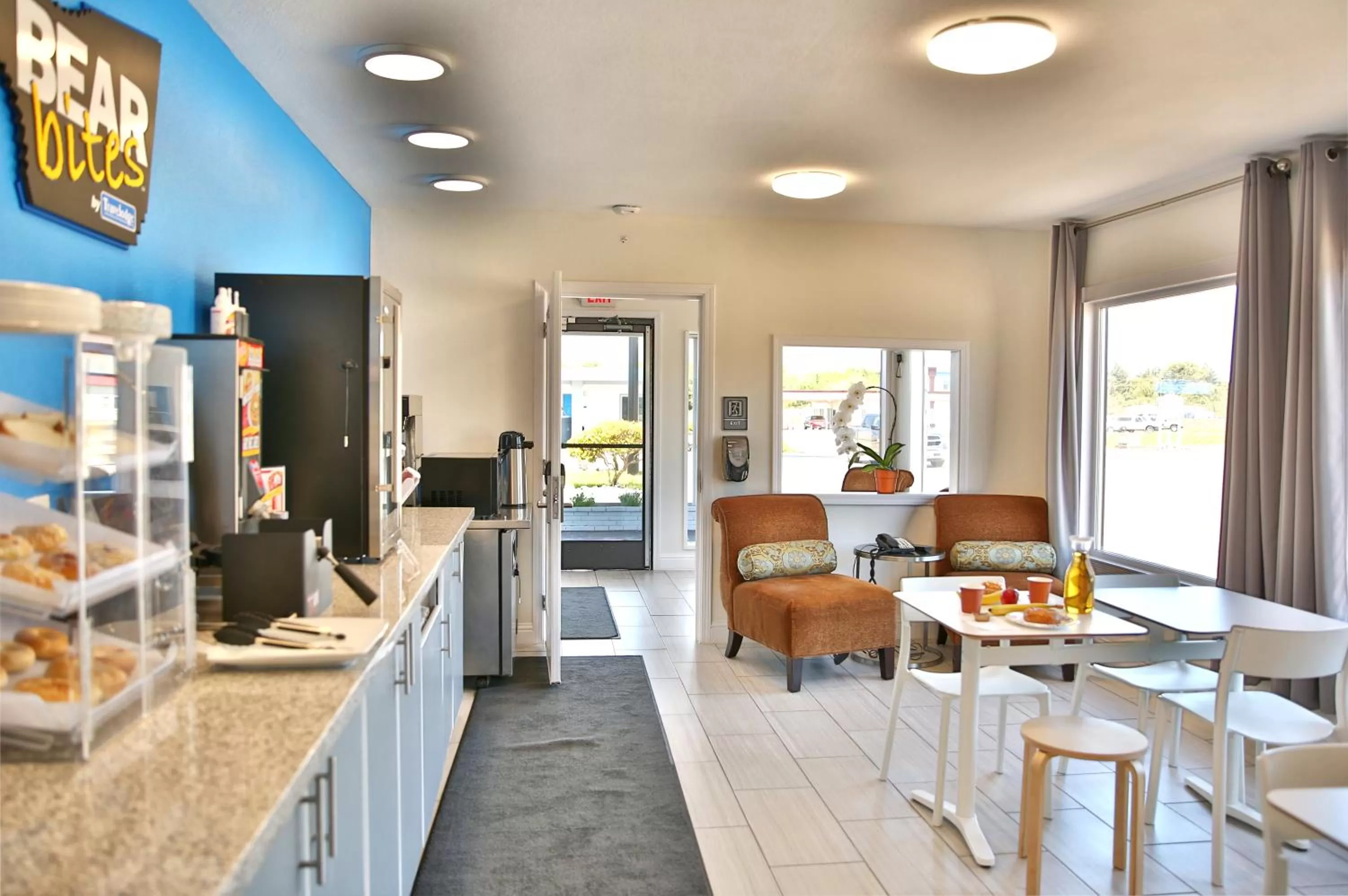 Breakfast in Travelodge by Wyndham Crescent City