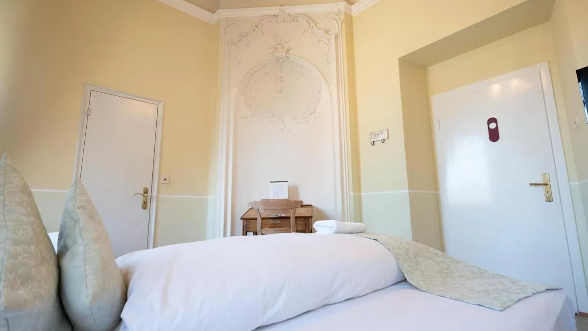 Bed in Boutiquehotel Kloster Pfalzel