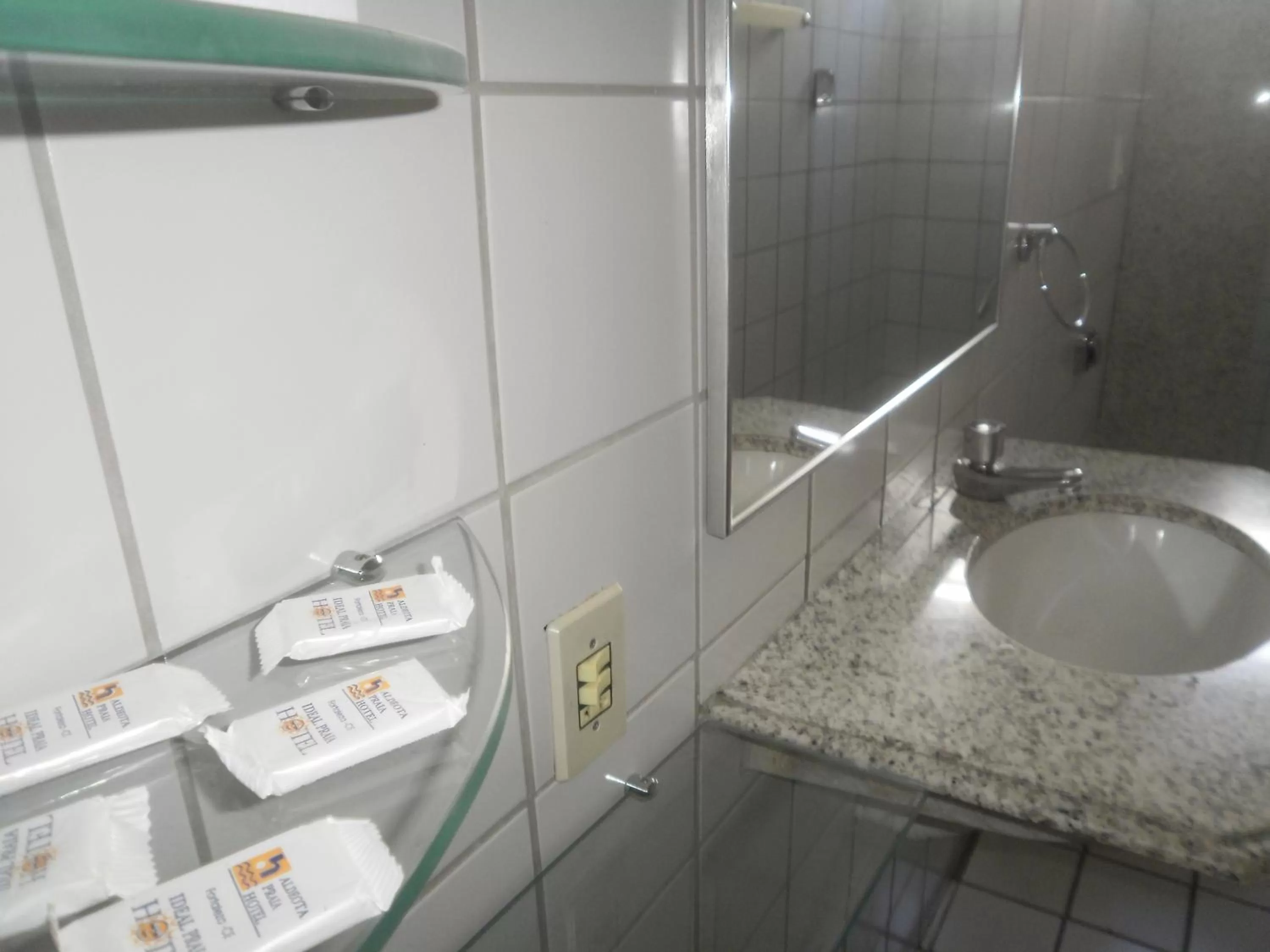 Bathroom in Aldeota Praia Hotel