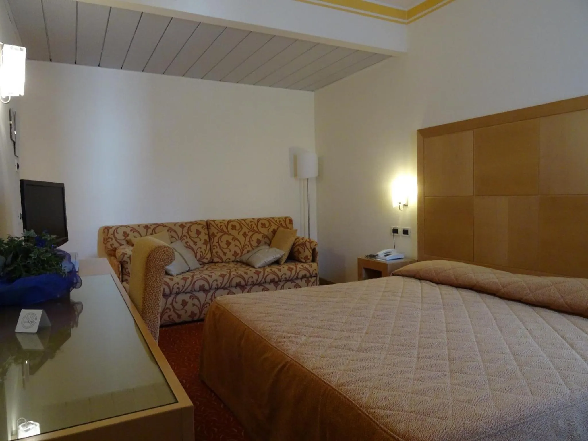 Photo of the whole room, Bed in Hotel Roma