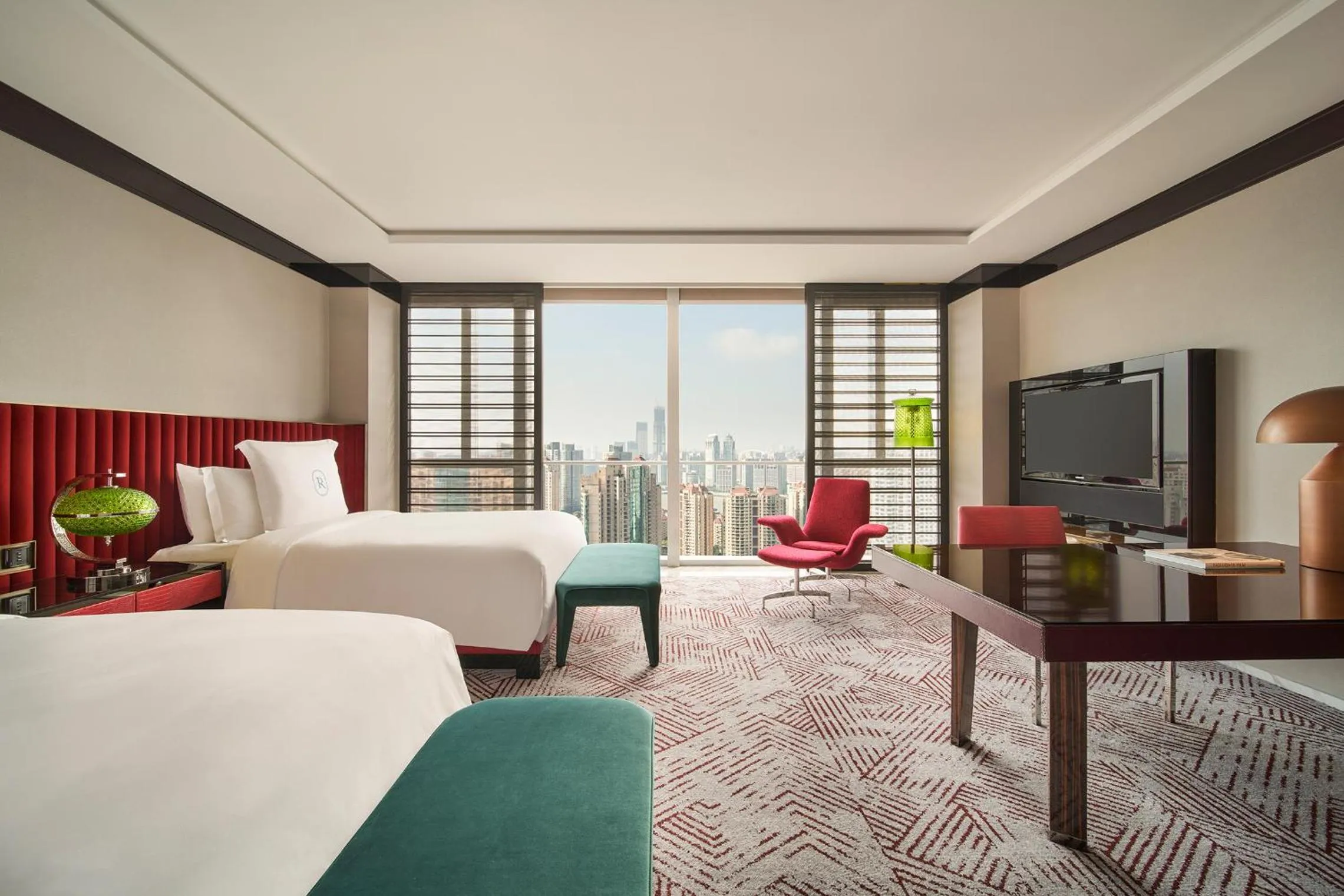 Photo of the whole room, Bed in Regent Shanghai Pudong