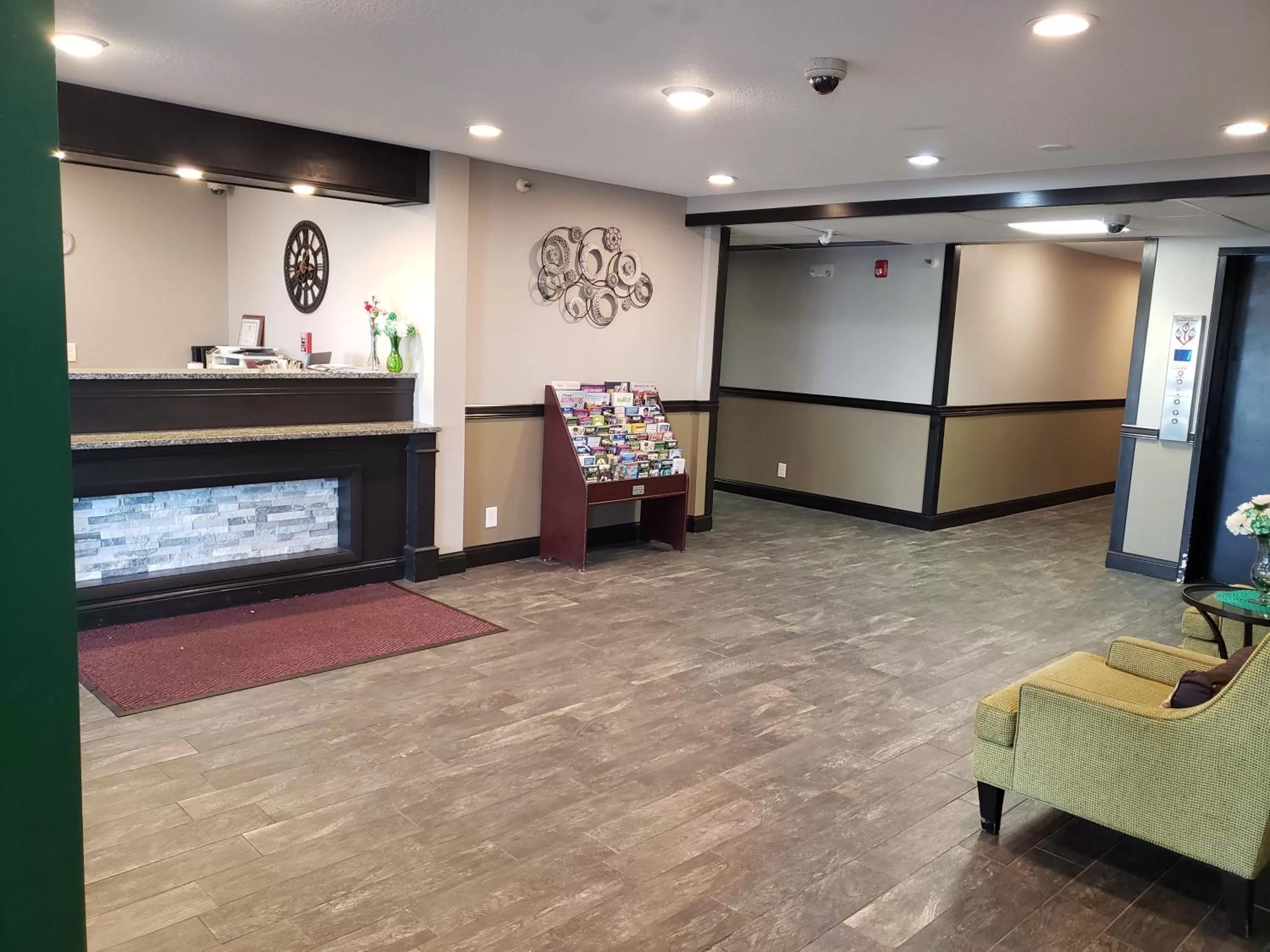 Lobby or reception in Travelodge by Wyndham Brooklyn Center