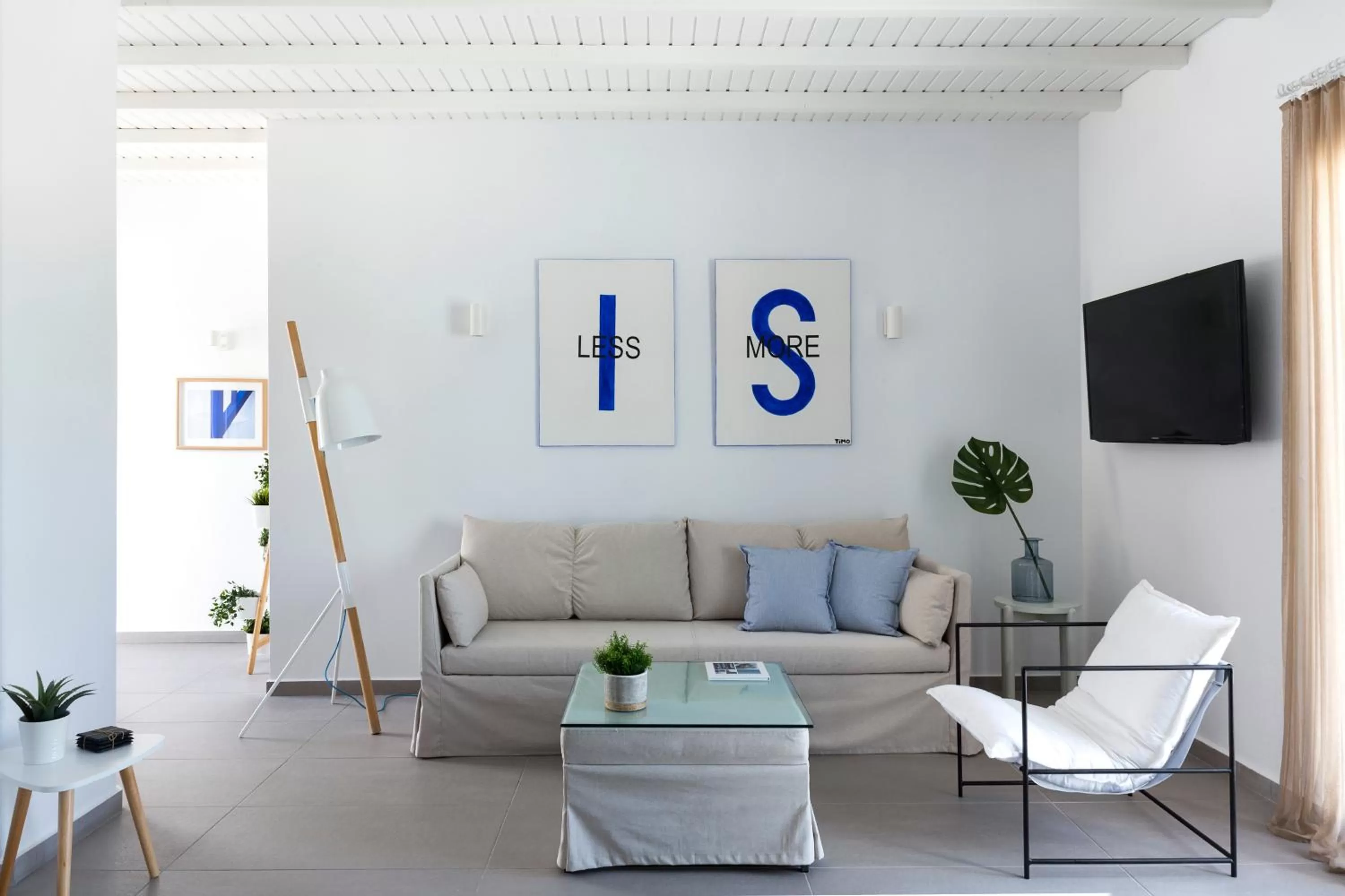 Living room in Amperian Mykonos Suites & Villas