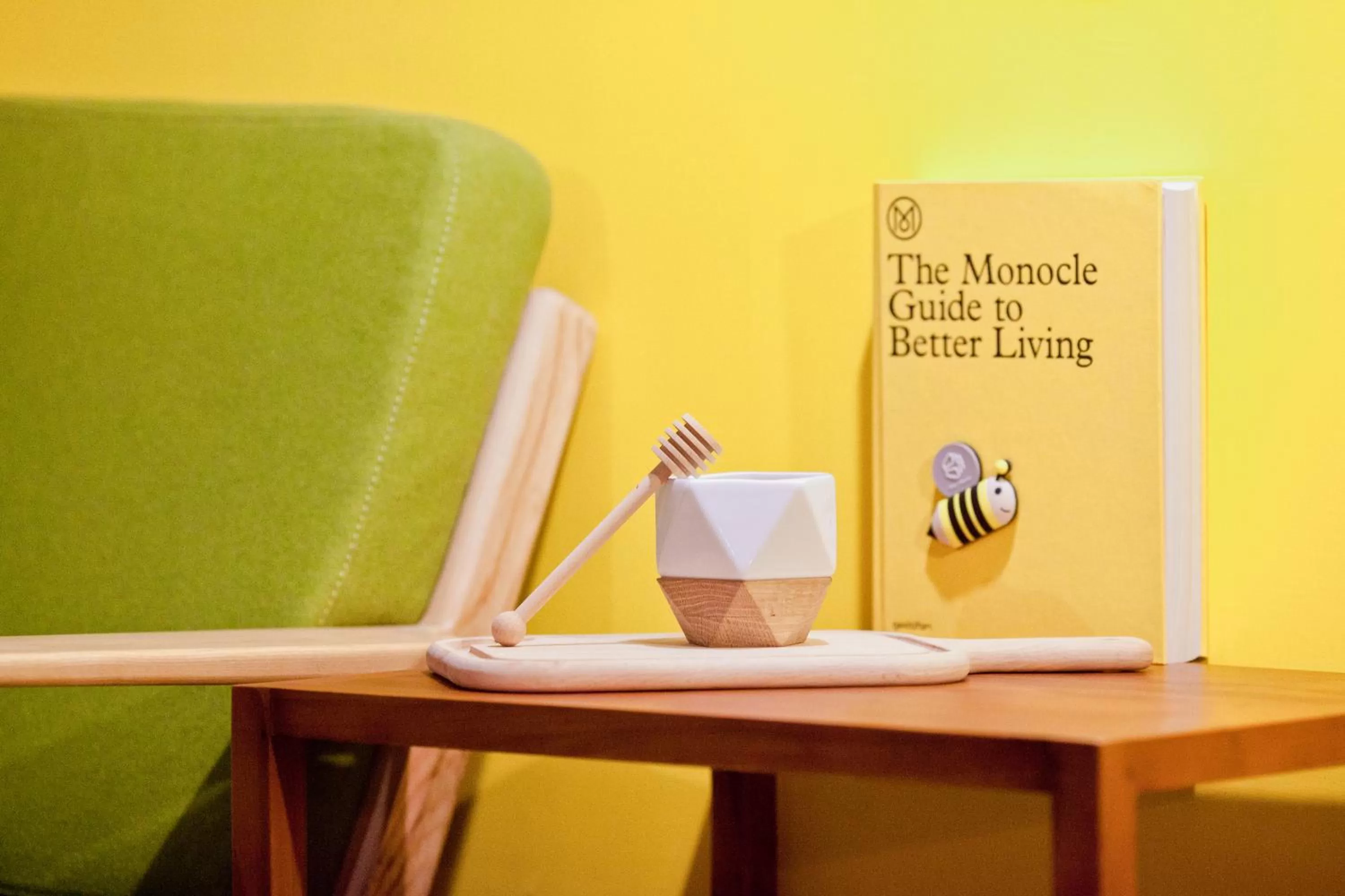 Communal lounge/ TV room in Bee House by Cosmos Creation - Taipei Main Station