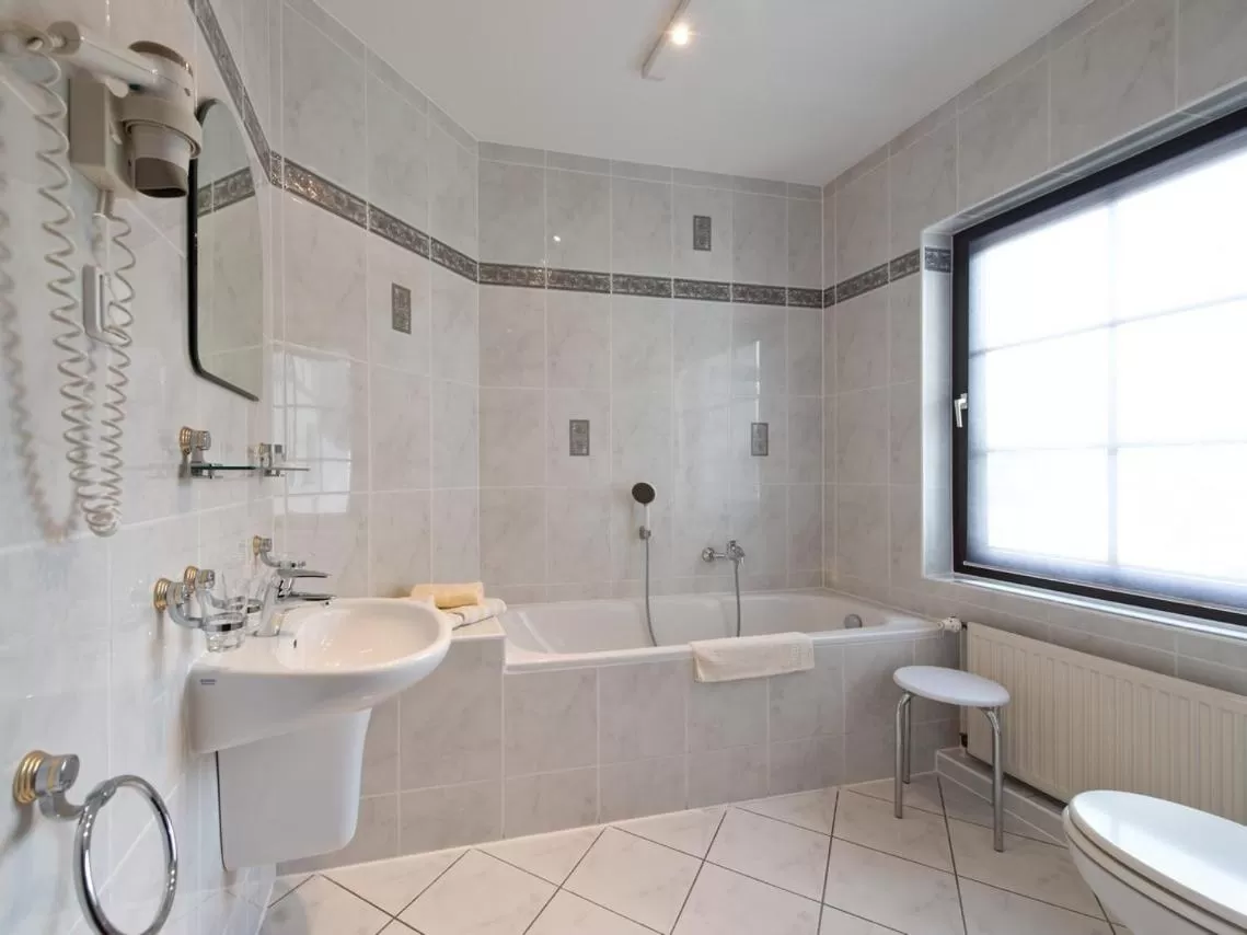 Bathroom in Seeschloß