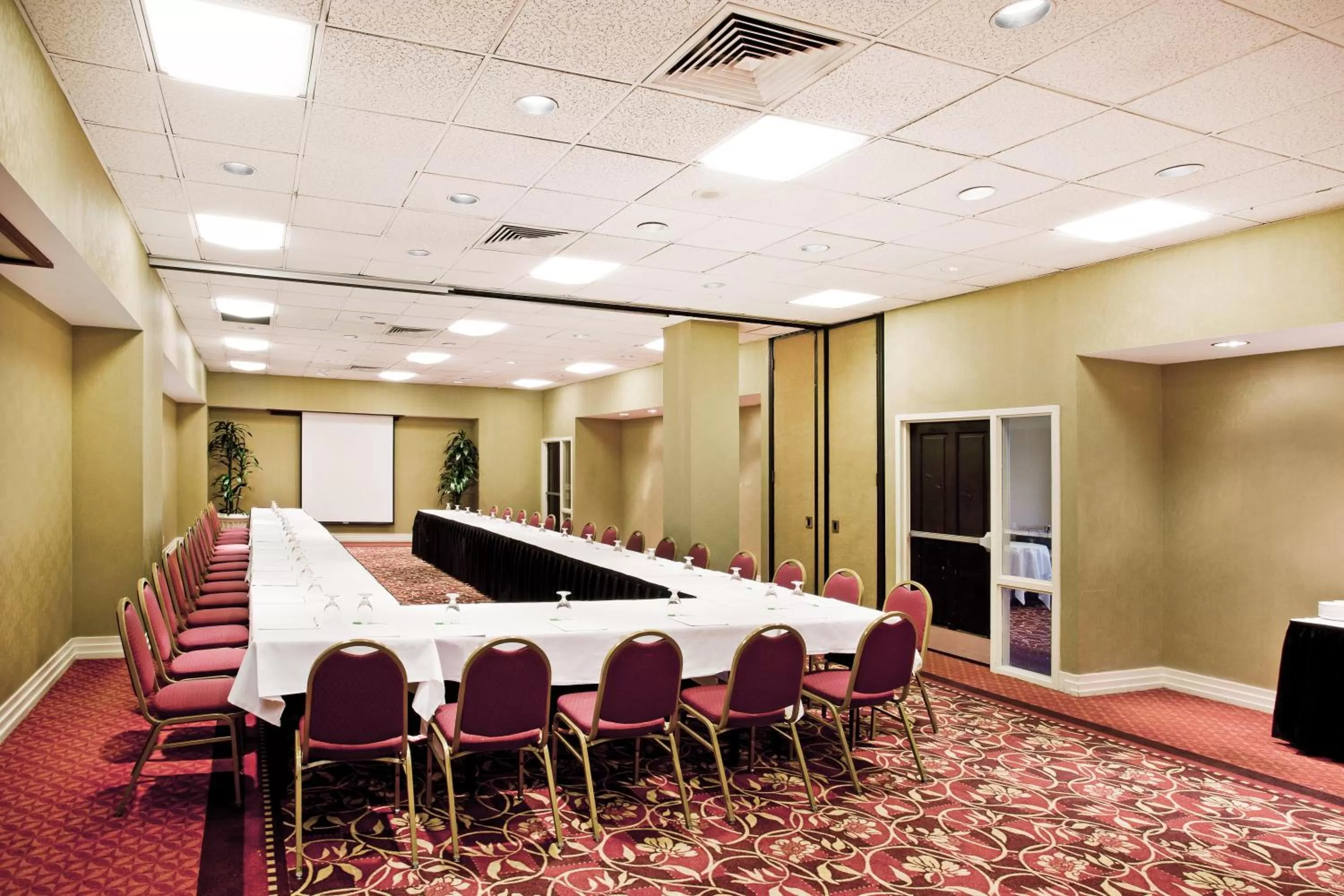 Meeting/conference room in Holiday Inn Los Angeles Gateway-Torrance by IHG