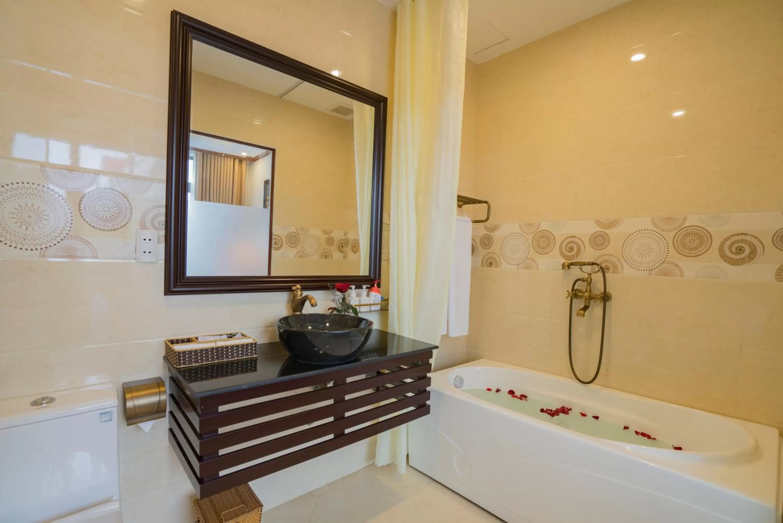 Bathroom, Bed in Hoi An Discovery Villa