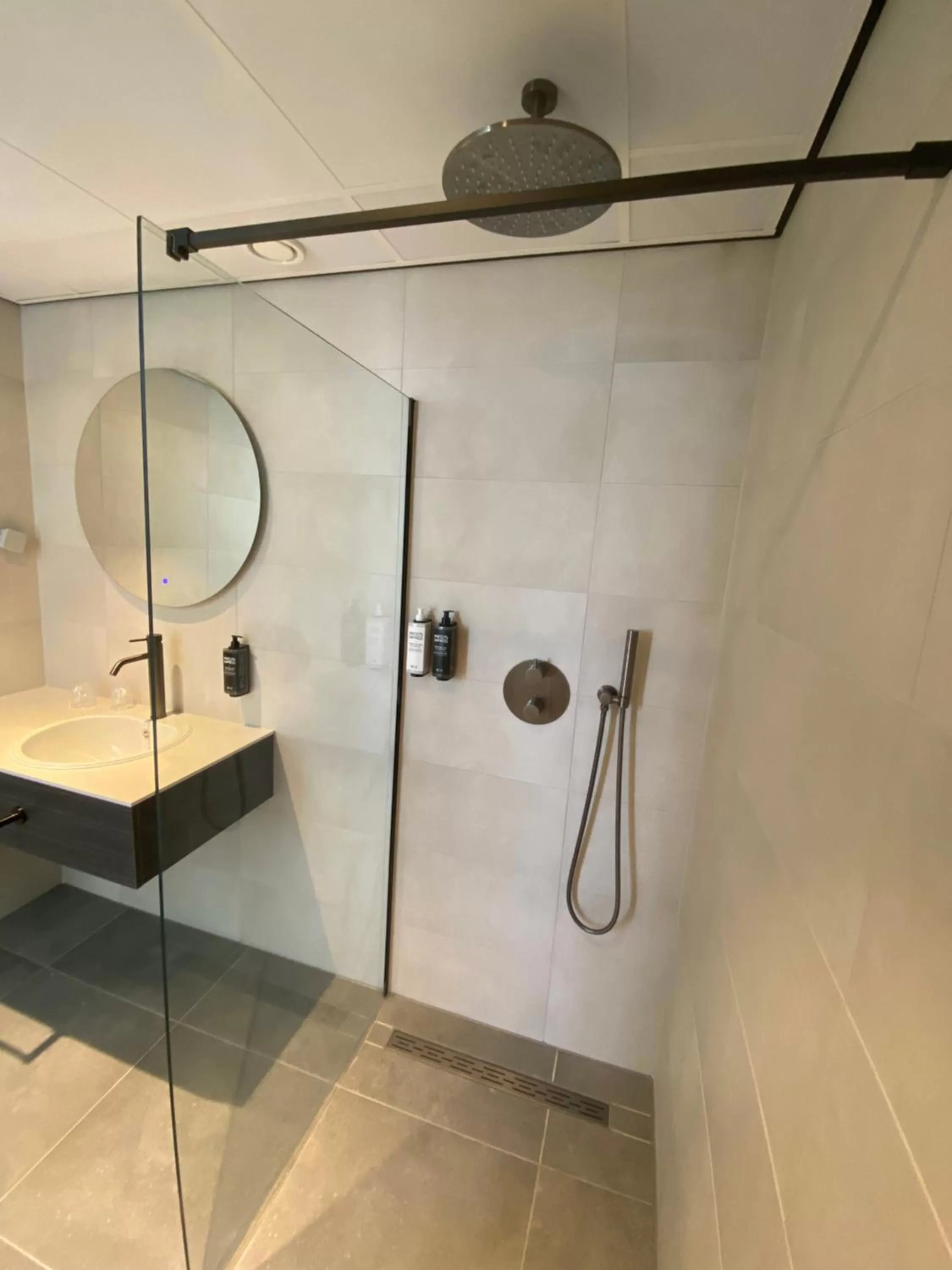 Bathroom in ibis Styles Den Haag Scheveningen