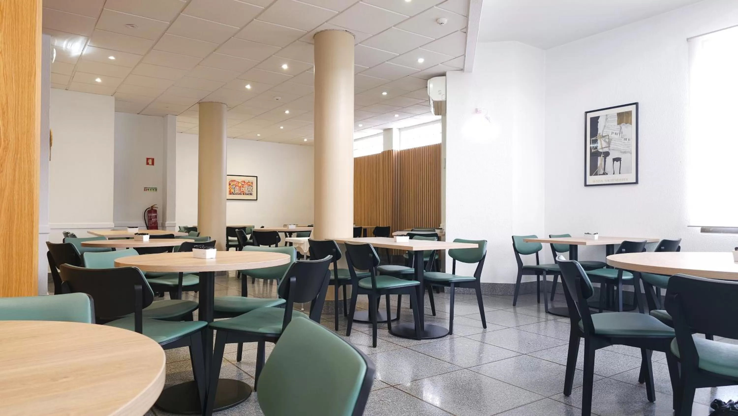 Restaurant/places to eat in Hotel Laitau