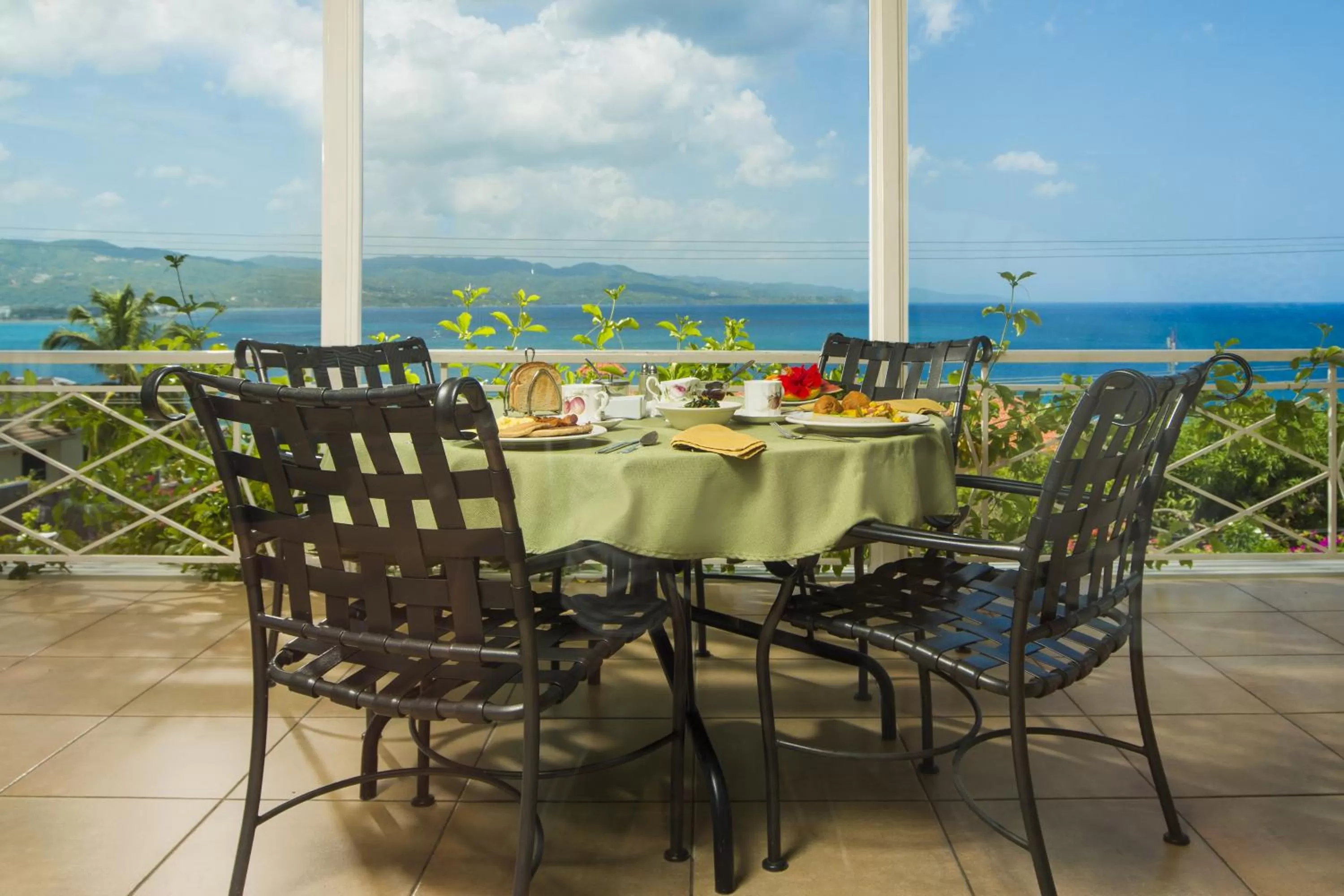 Restaurant/places to eat in Polkerris Bed & Breakfast